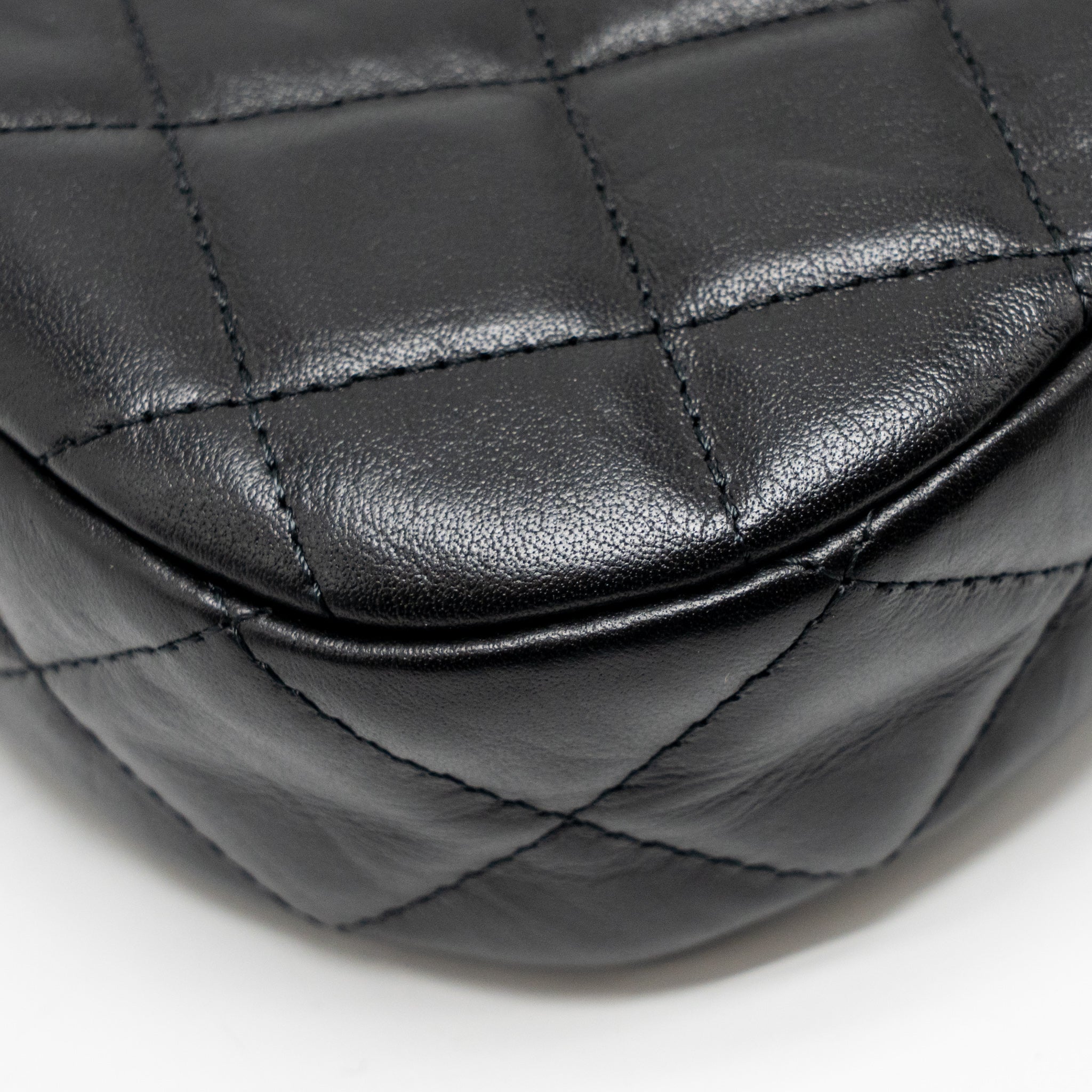 chanel-23k-small-19-hobo-shoulder-bag-calfskin-black-ghw-microchip-copy