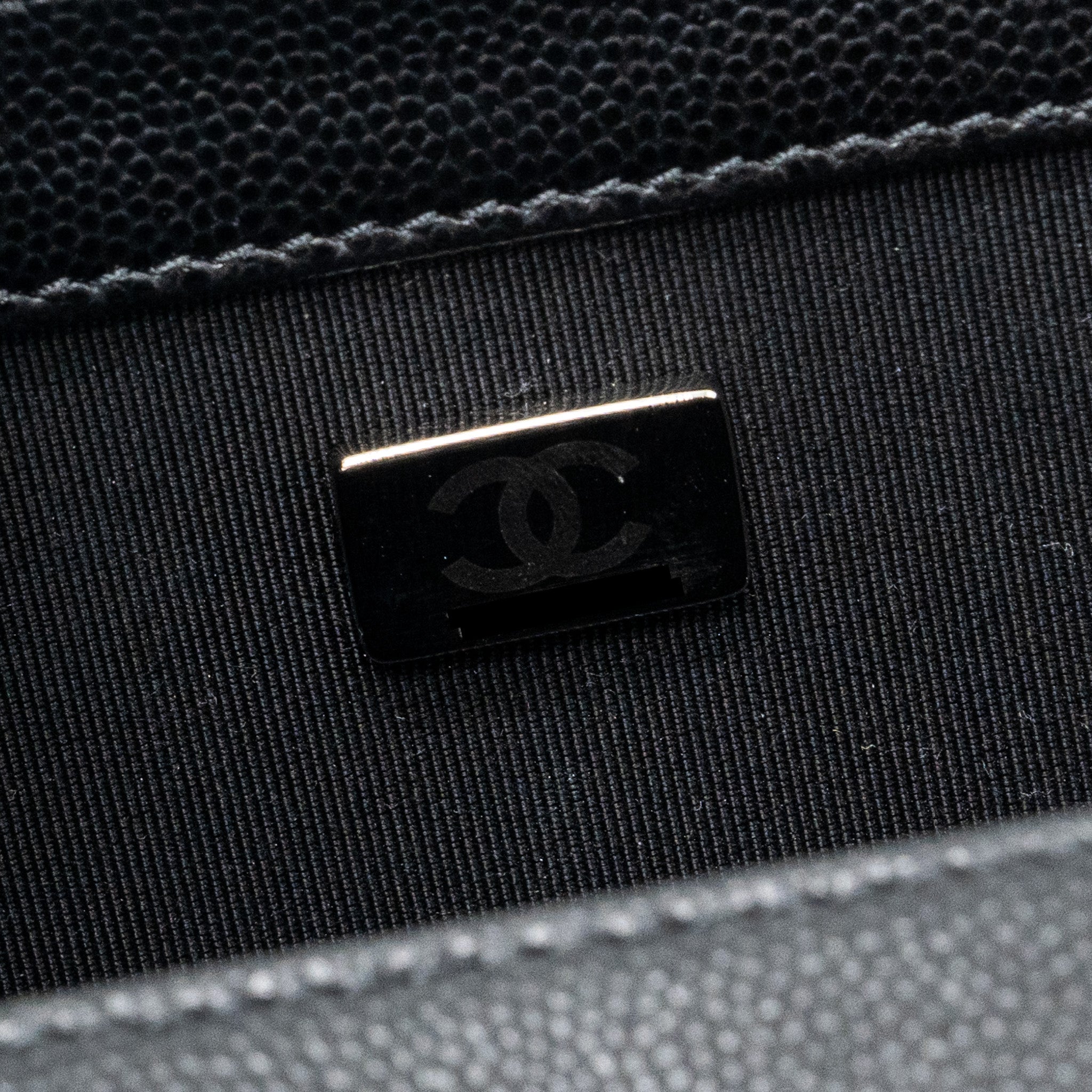 chanel-medium-boy-bag-caviar-black-ruthenium-silver-hardwaremicrochip