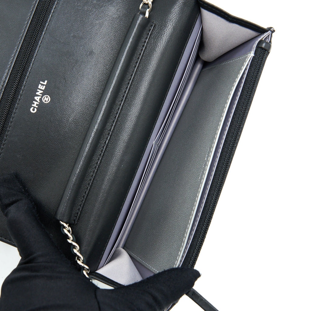 chanel-camellia-wallet-on-chain-lambskin-black-shw