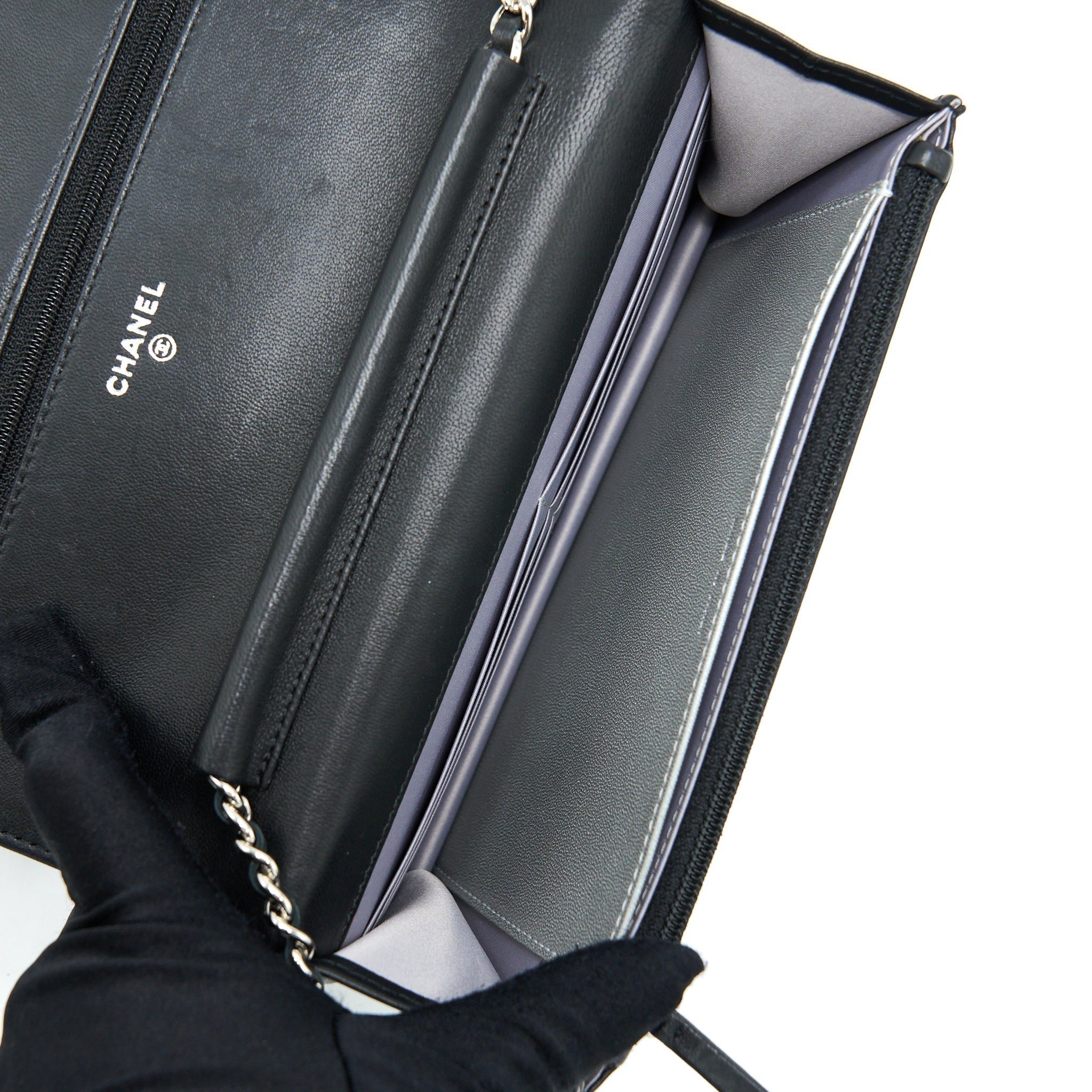 chanel-camellia-wallet-on-chain-lambskin-black-shw