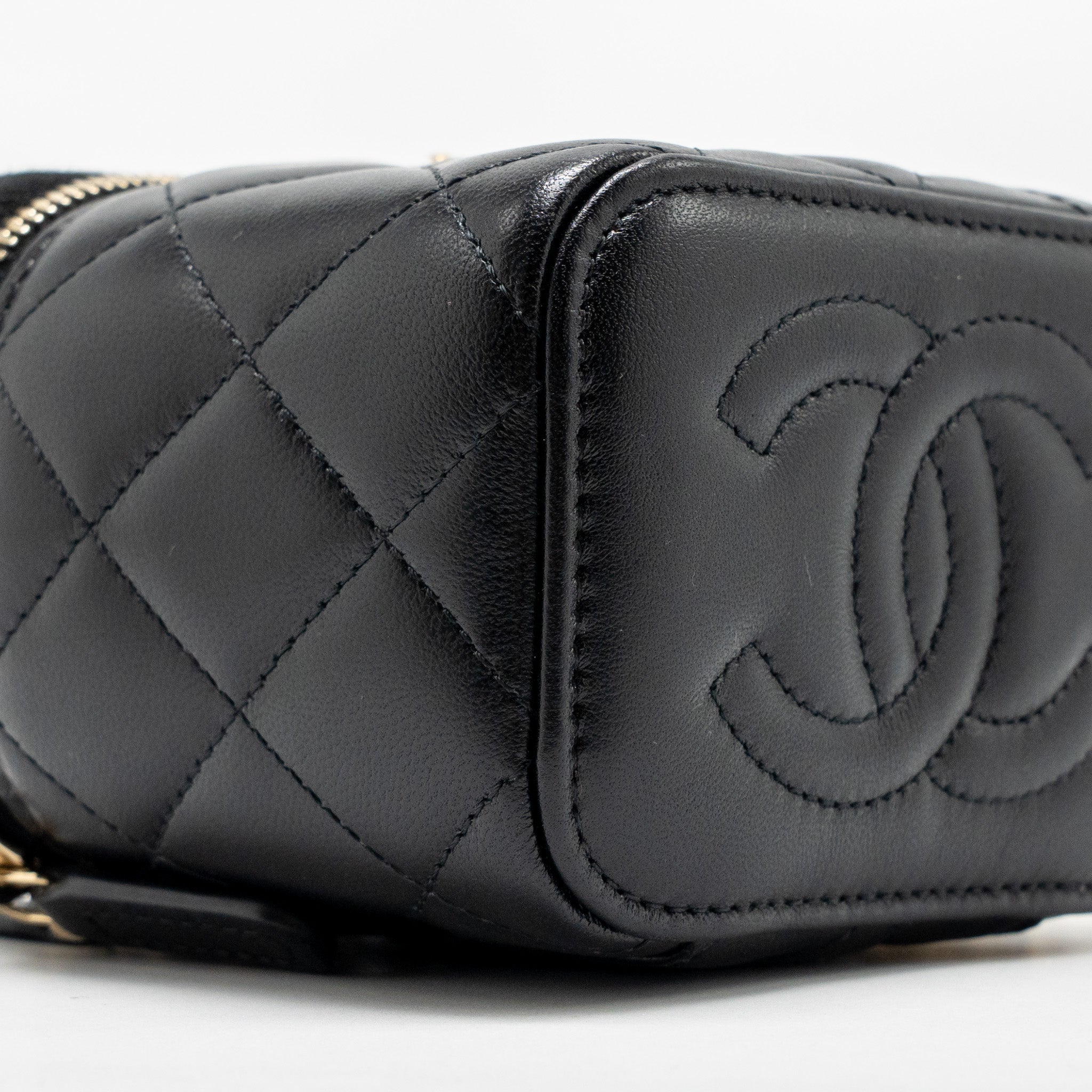 chanel-pearl-crush-mini-vanity-with-chain-lambskin-black-ghw-microchip-1