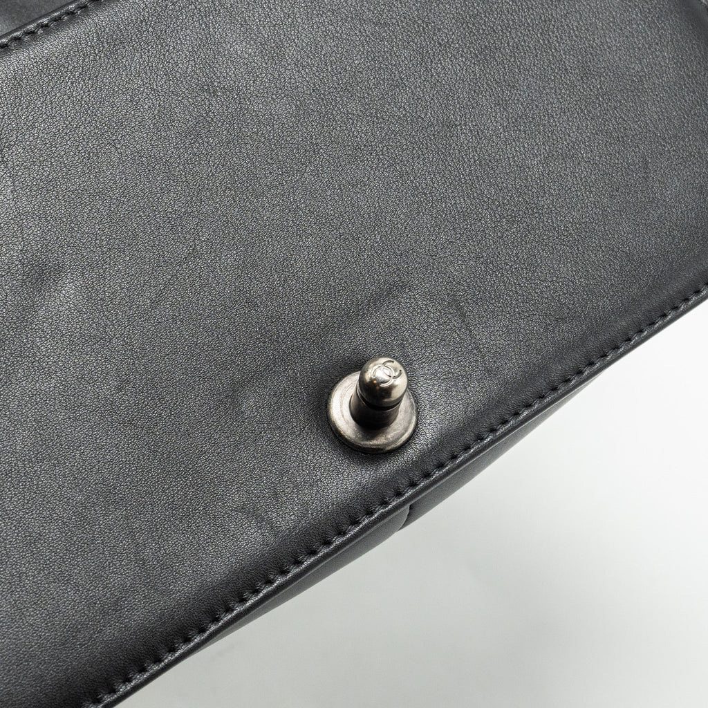chanel-medium-boy-bag-calfskin-black-ruthenium-hardware-1