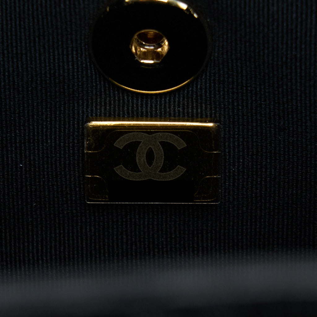 chanel-22c-mini-duma-backpack-aged-calfskin-black-lghw-microchip