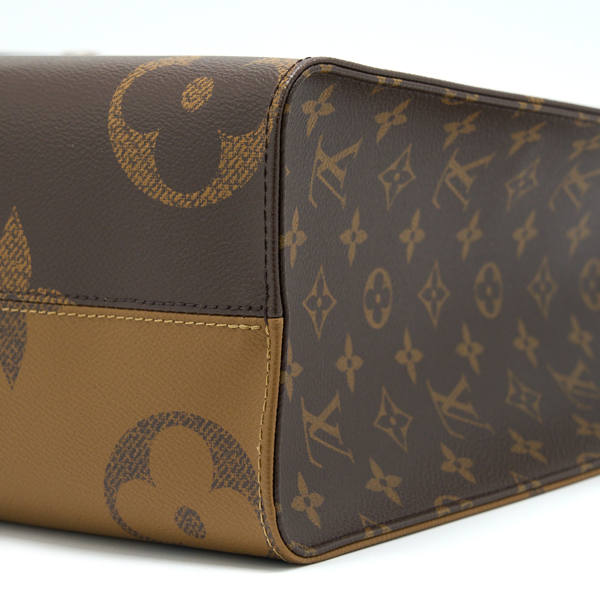 louis-vuitton-on-the-go-mm-monogram-canvas-ghw-1