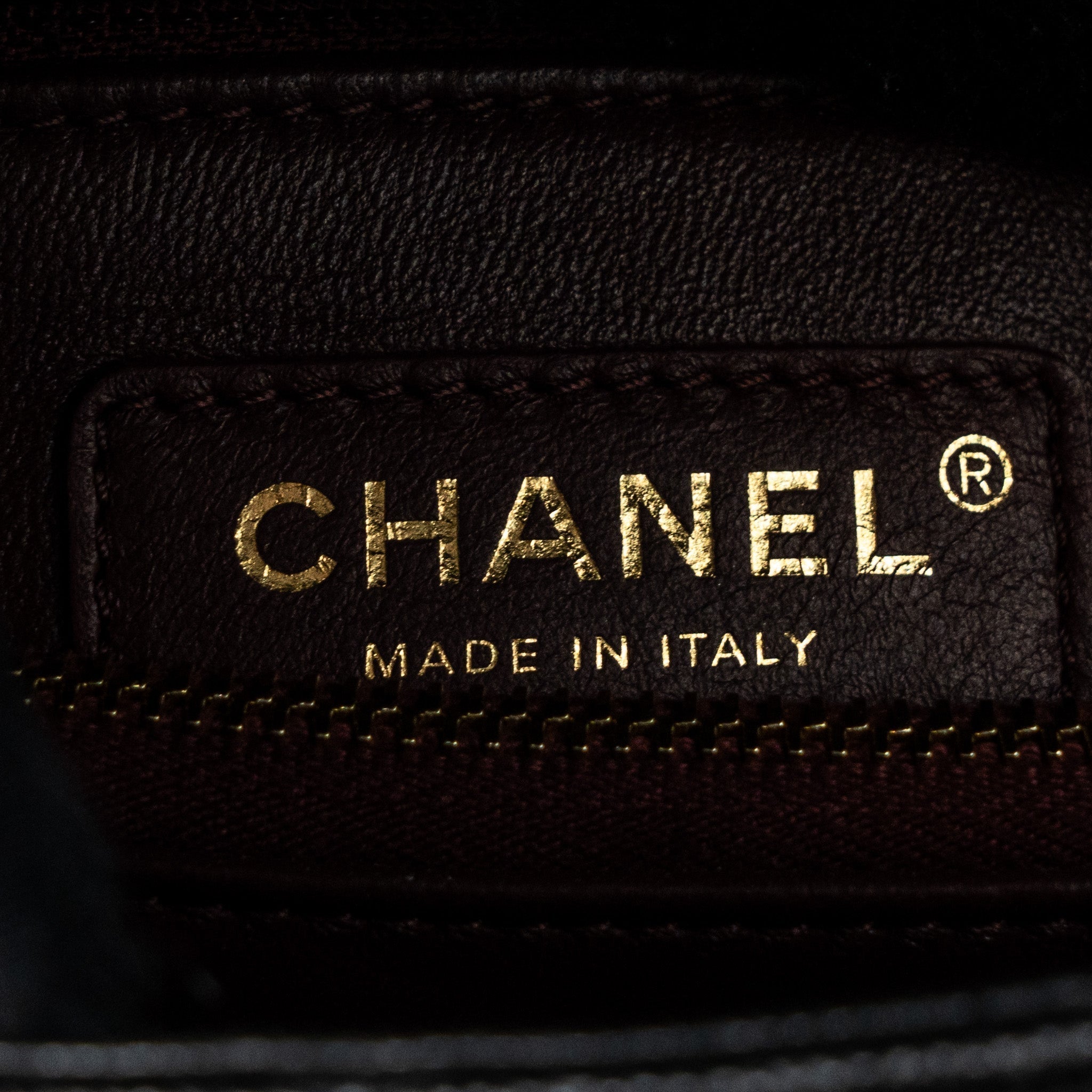 chanel-medium-coco-handle-flap-bag-lizard-embossed-handle-caviar-black-lghw