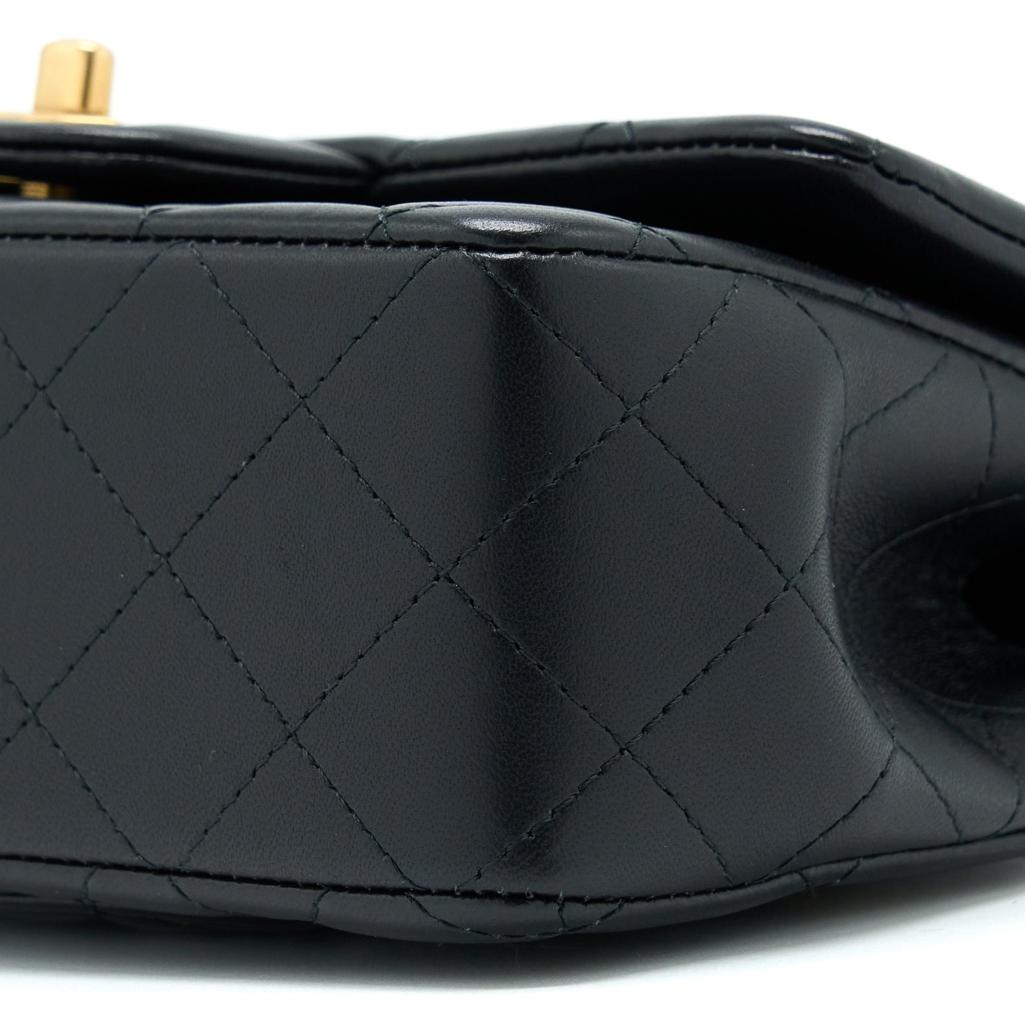 chanel-21k-top-handle-mini-rectangular-flap-bag-lambskin-black-brushed-ghwmicrochip
