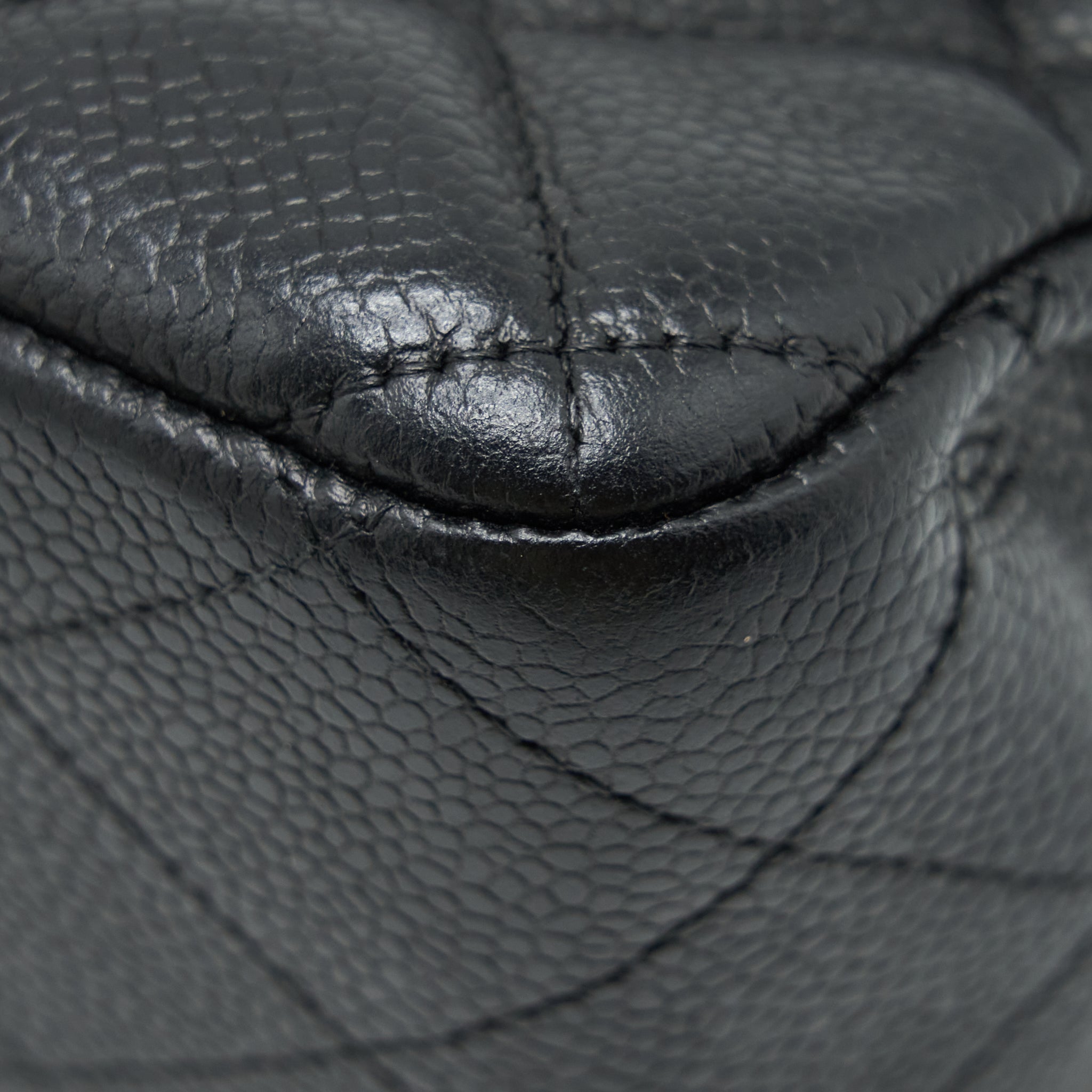 chanel-jumbo-single-flap-bag-caviar-black-ghw