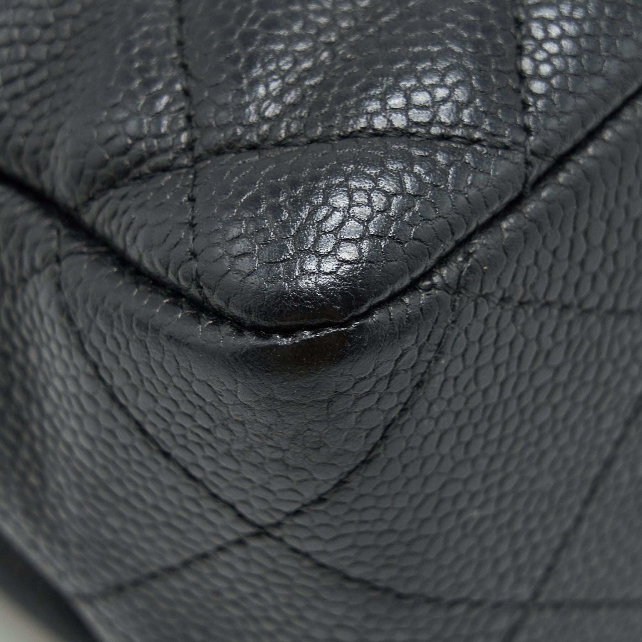 chanel-jumbo-single-flap-bag-caviar-black-ghw