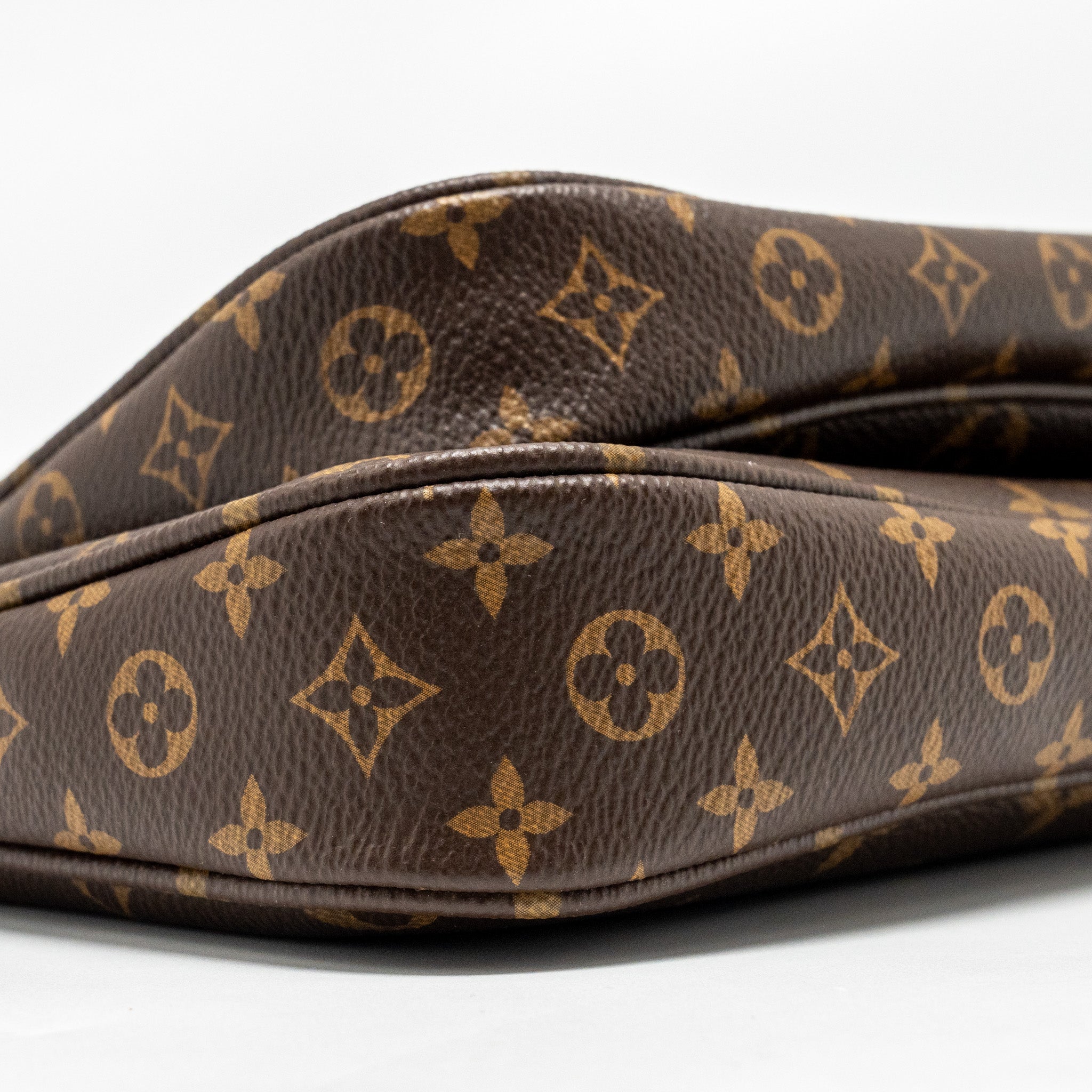 louis-vuitton-multi-pochette-accessoires-monogram-canvas-ghw