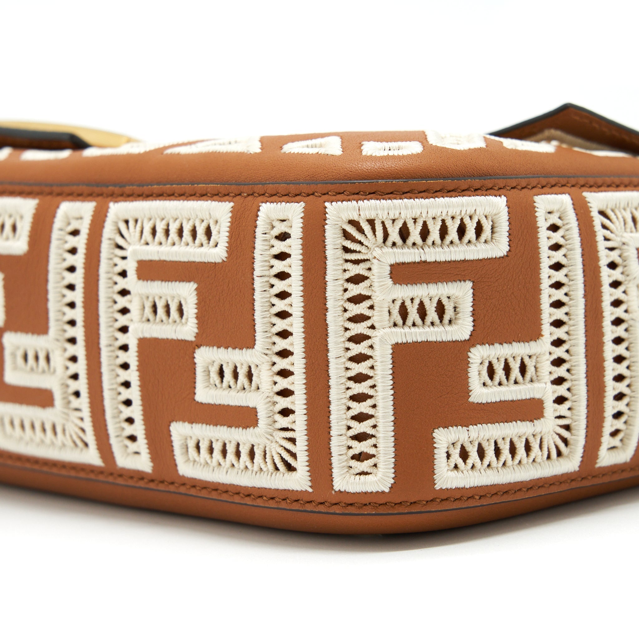 fendi-baguette-calfskin-brown-and-white-ghw