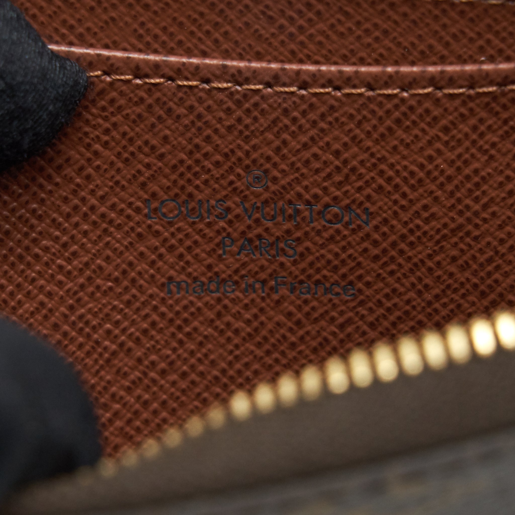 louis-vuitton-zippy-coin-purse-monogram-canvas