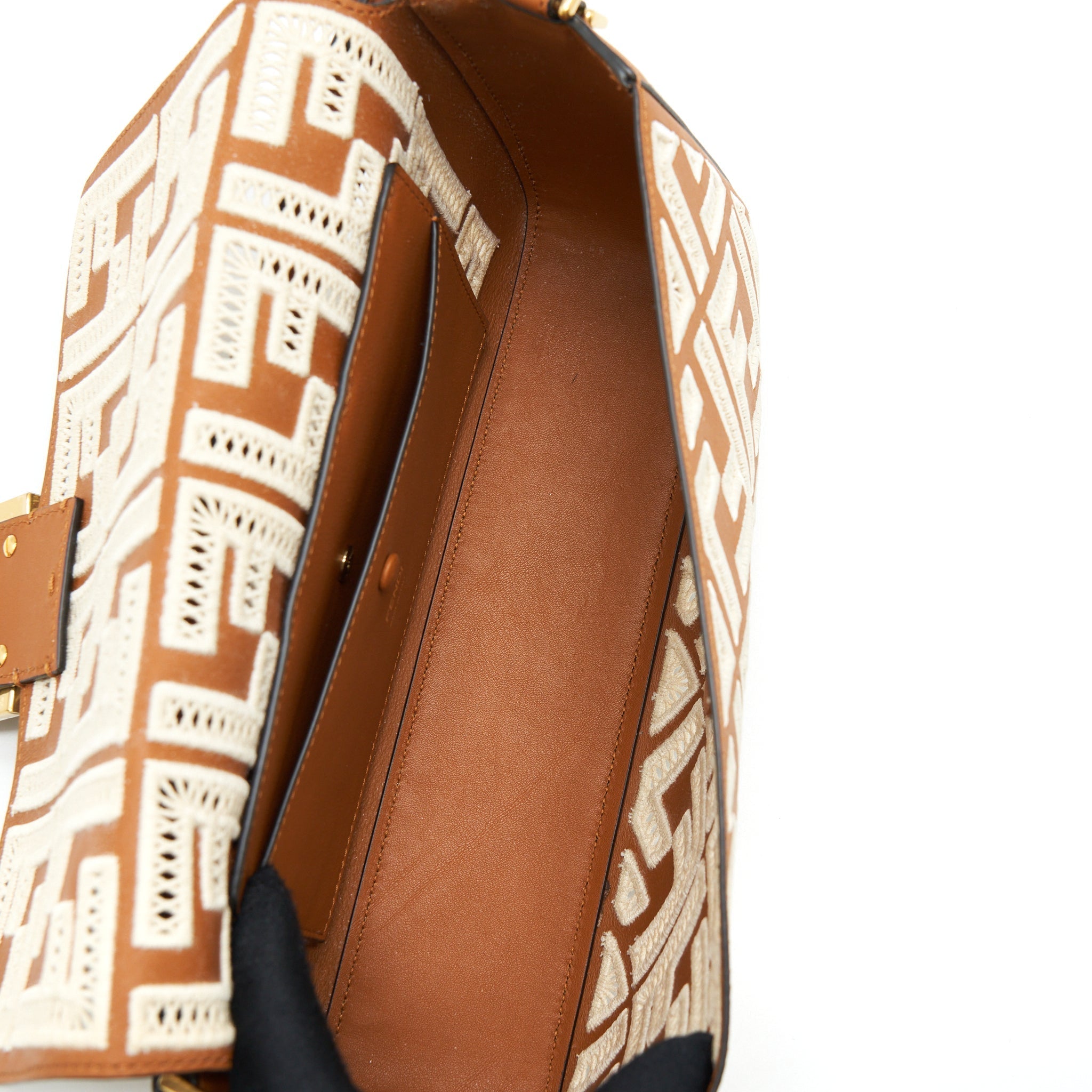 fendi-baguette-calfskin-brown-and-white-ghw
