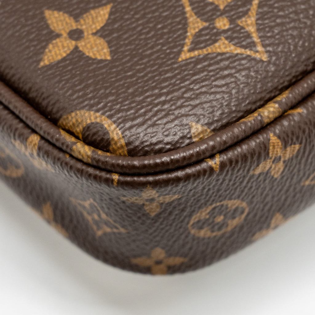 louis-vuitton-multi-pochette-accessoires-monogram-canvas-ghw
