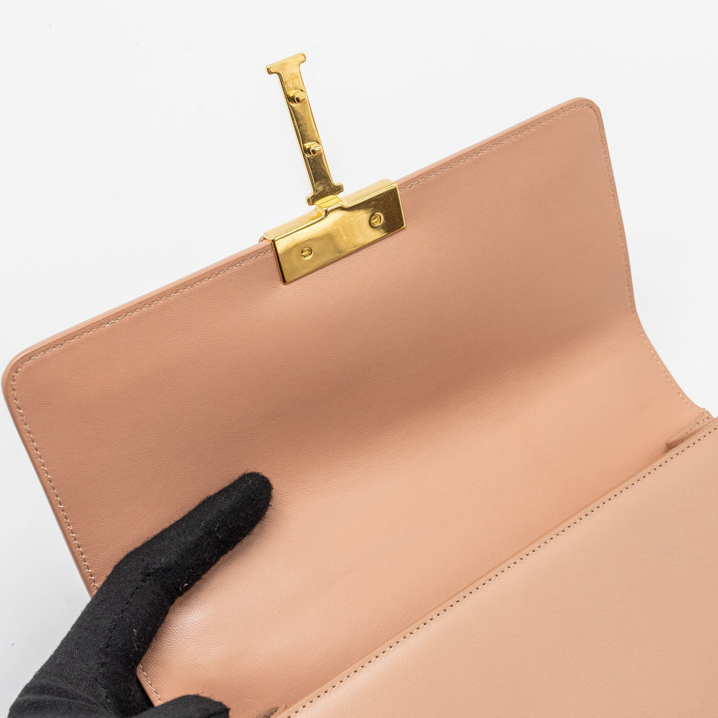 dior-30-montaigne-medium-flap-bag-calfskin-beige-ghw