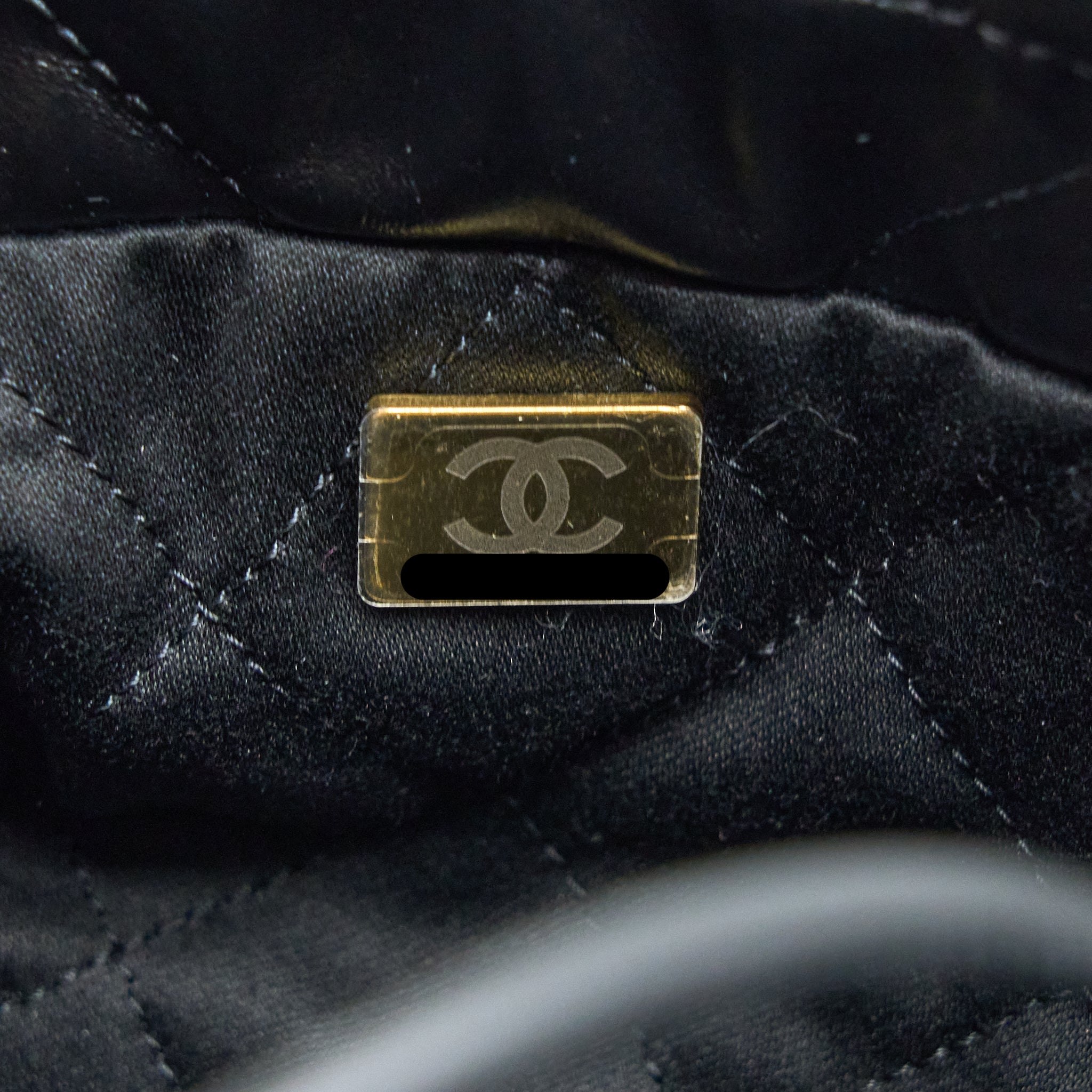 chanel-23s-mini-22-bag-shiny-calfskin-black-brushed-ghw-microchip-1