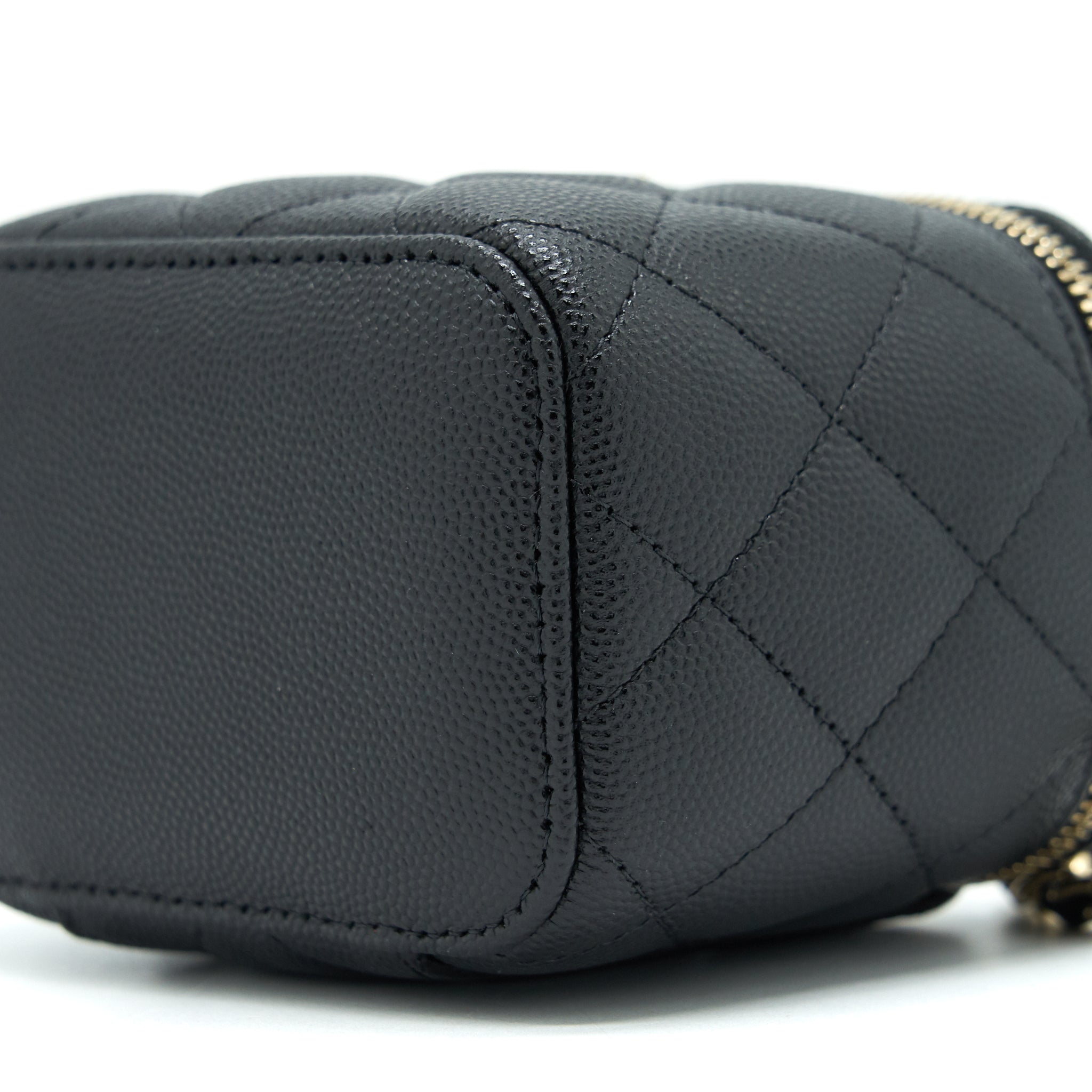 chanel-mini-vanity-caviar-in-black-lghw