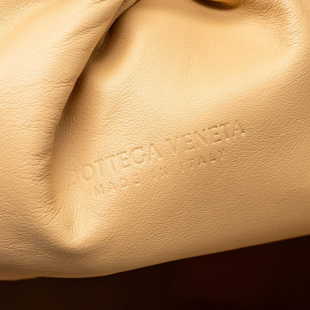 bottega-veneta-the-pouch-large-leather-clutch-beige