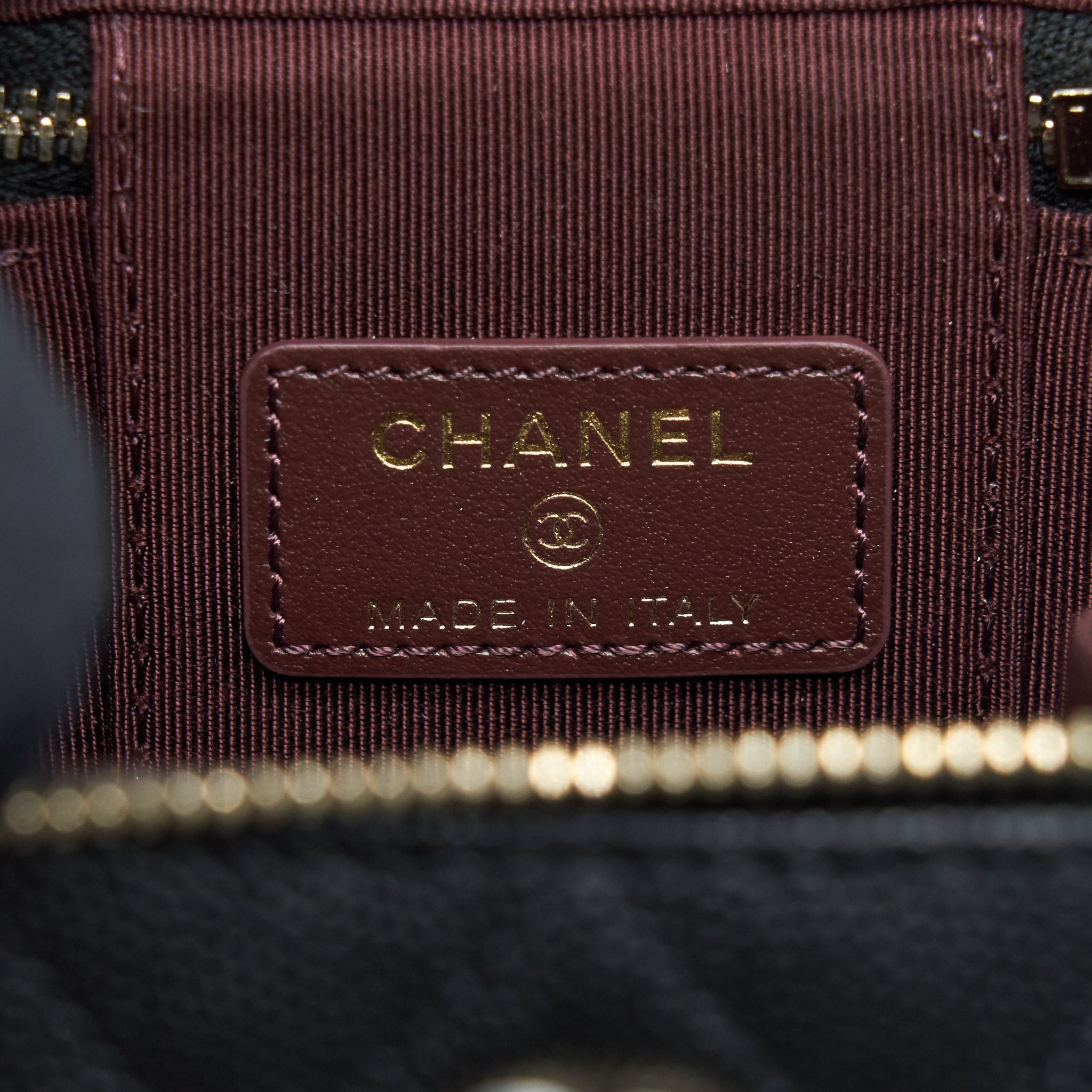 chanel-mini-vanity-caviar-in-black-lghw