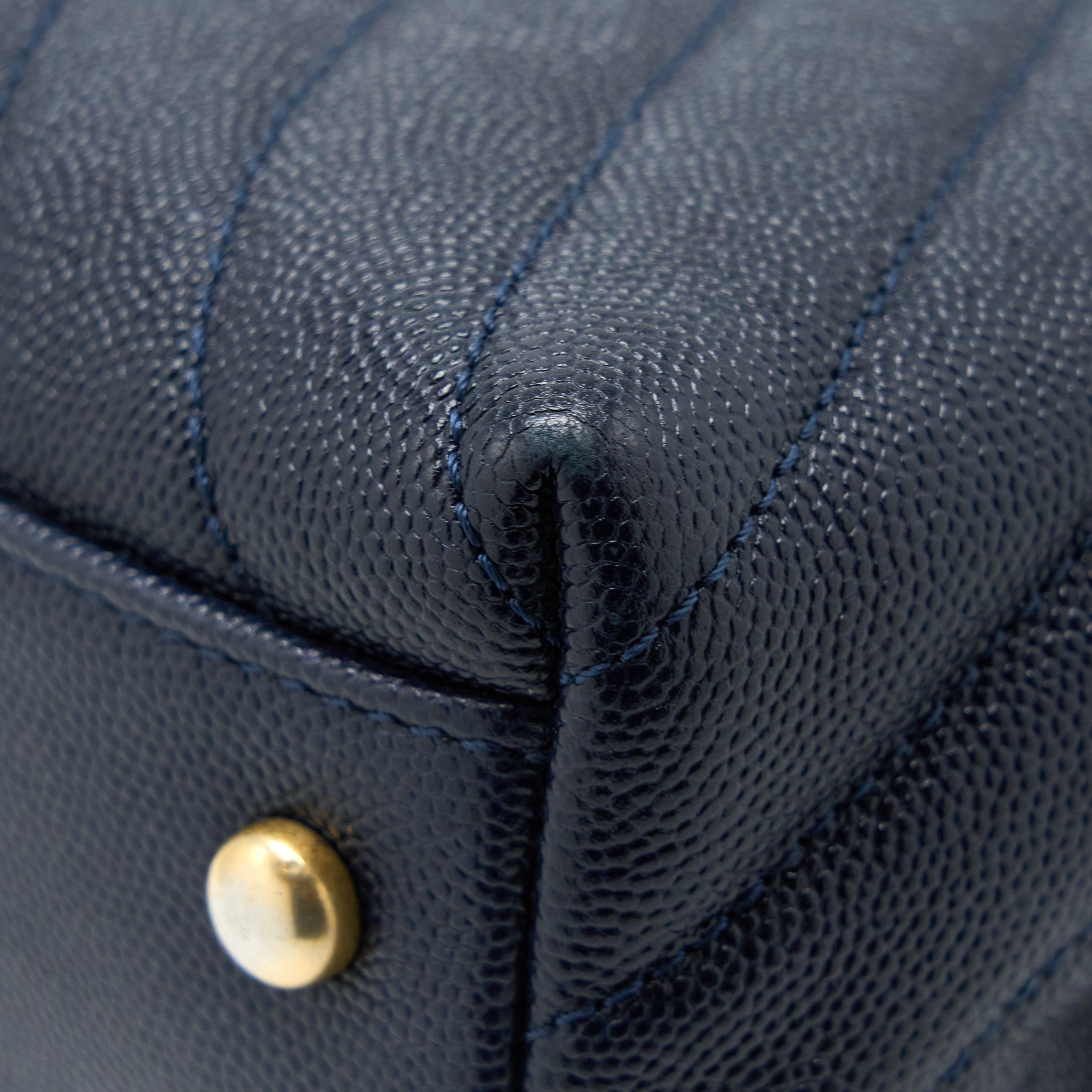 chanel-medium-chevron-coco-handle-bag-caviar-with-lizard-handle-navy-brushed-ghw