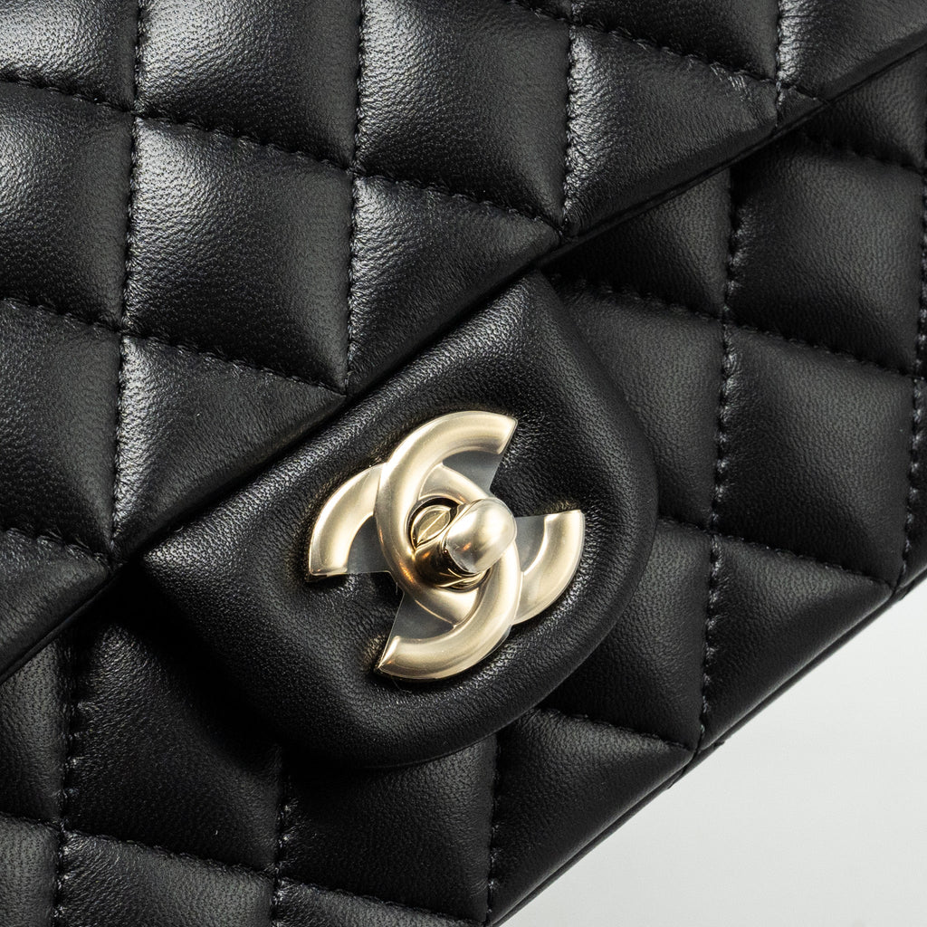 chanel-top-handle-mini-rectangular-flap-bag-lambskin-black-lghwmicrochip-3