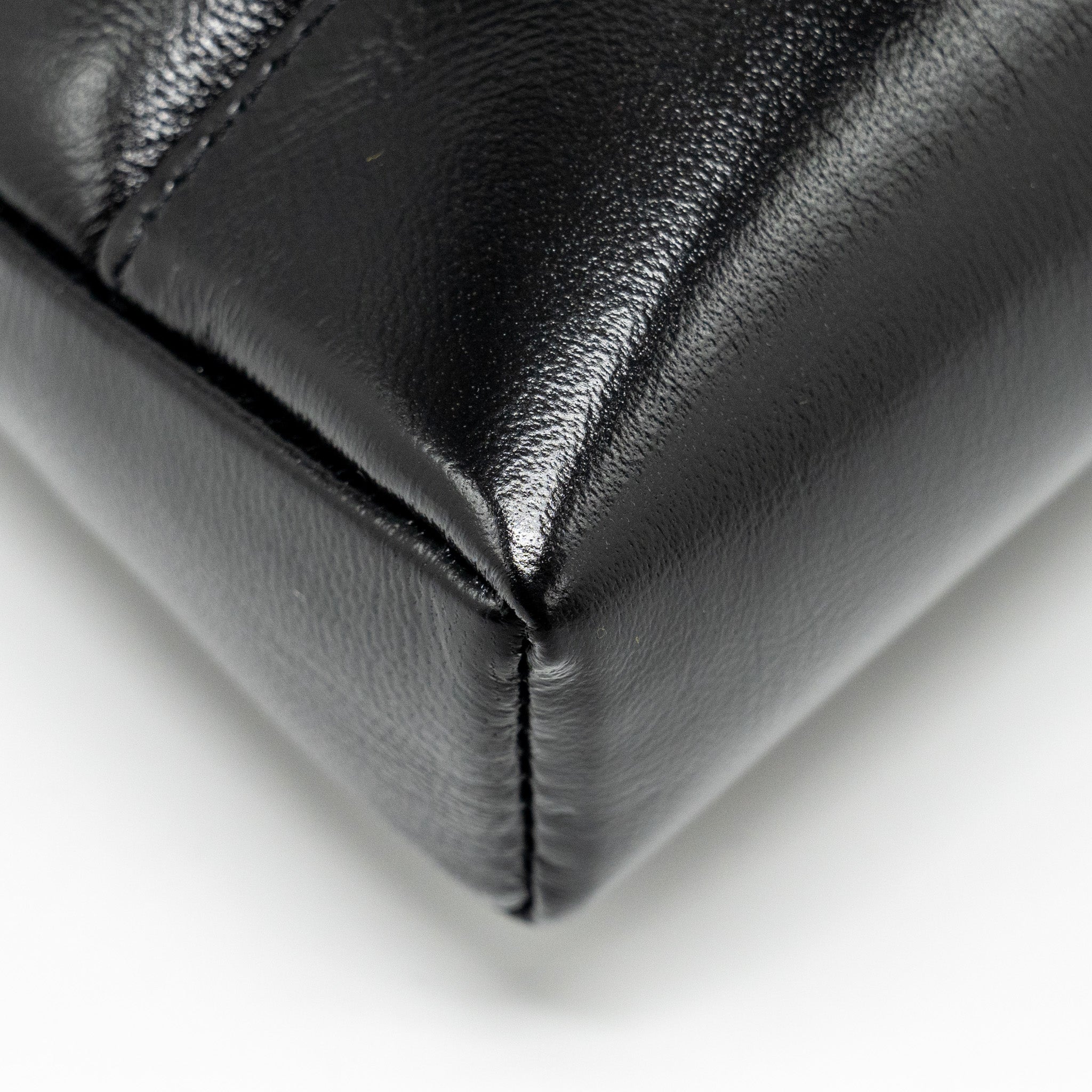chanel-mini-31-clutch-with-chain-shiny-lambskin-black-lghw-microchip-copy-1