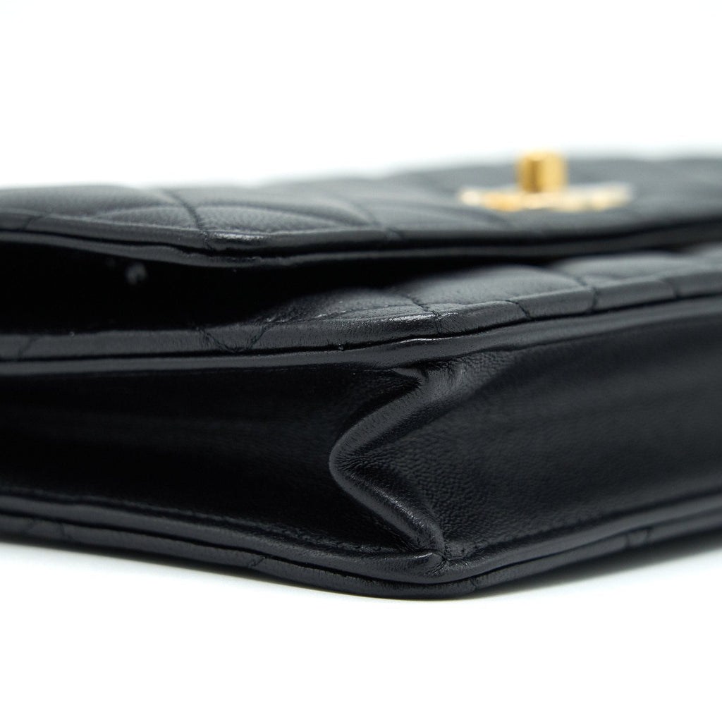 chanel-22c-pearl-crush-wallet-on-chain-black-ghw-microchip