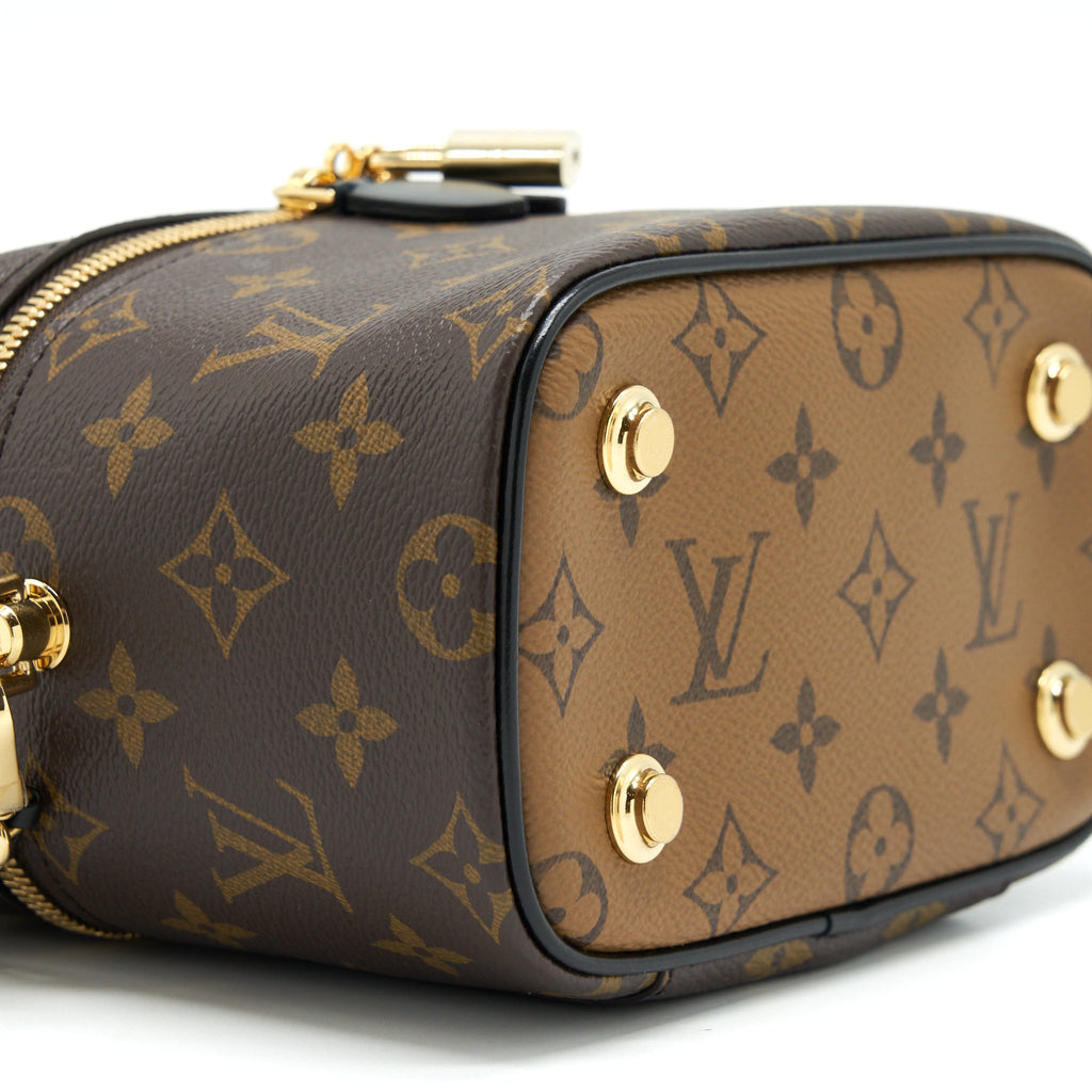 louis-vuitton-vanity-pm-monogram-canvas-year-2021-with-an-extra-twilly