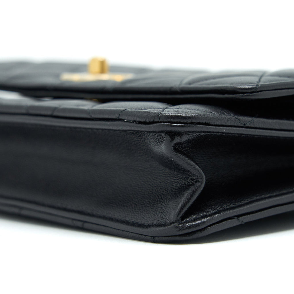 chanel-pearl-crush-wallet-on-chain-lambskin-black-ghw-1