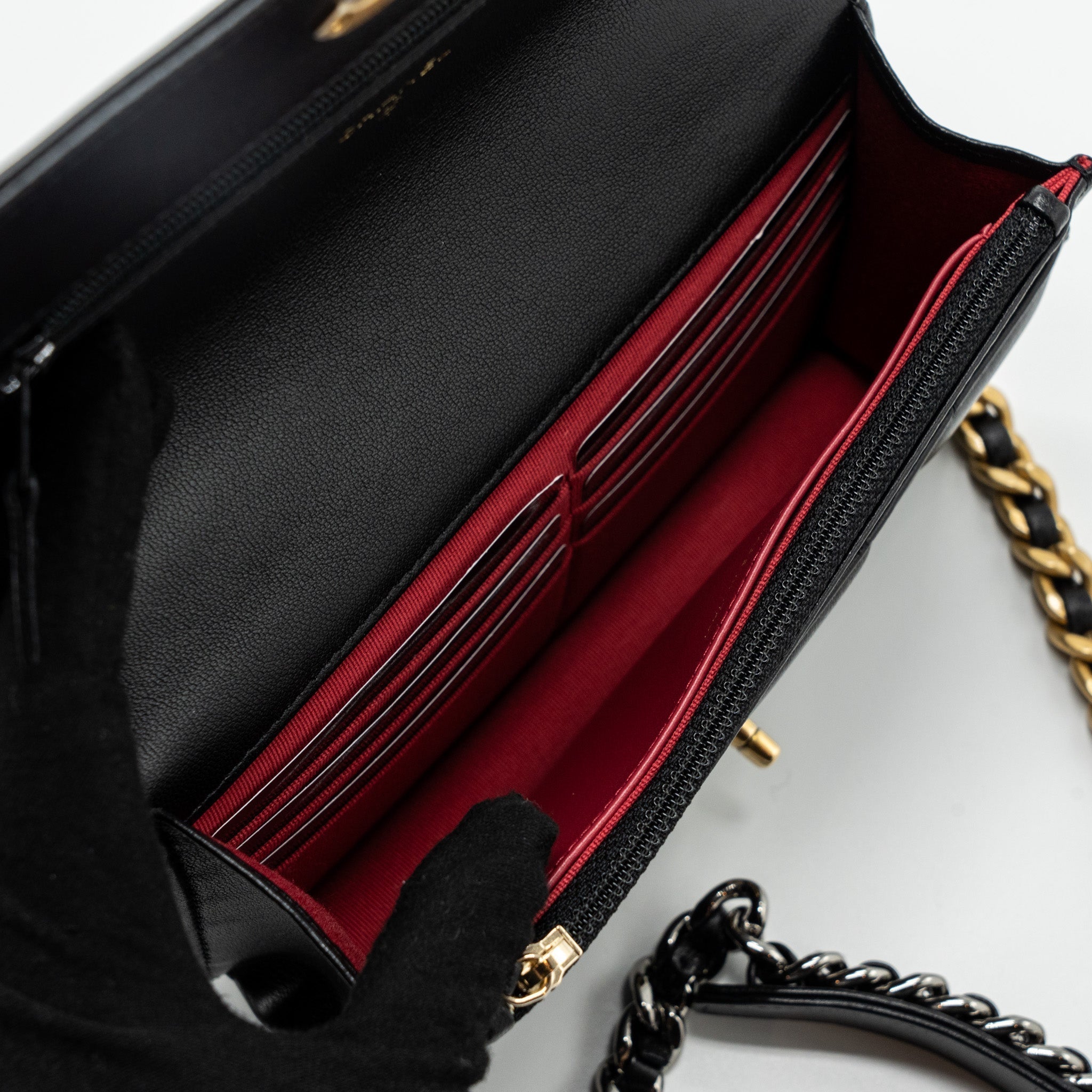 chanel-19-wallet-on-chain-lambskin-multicolour-hardware-microchip
