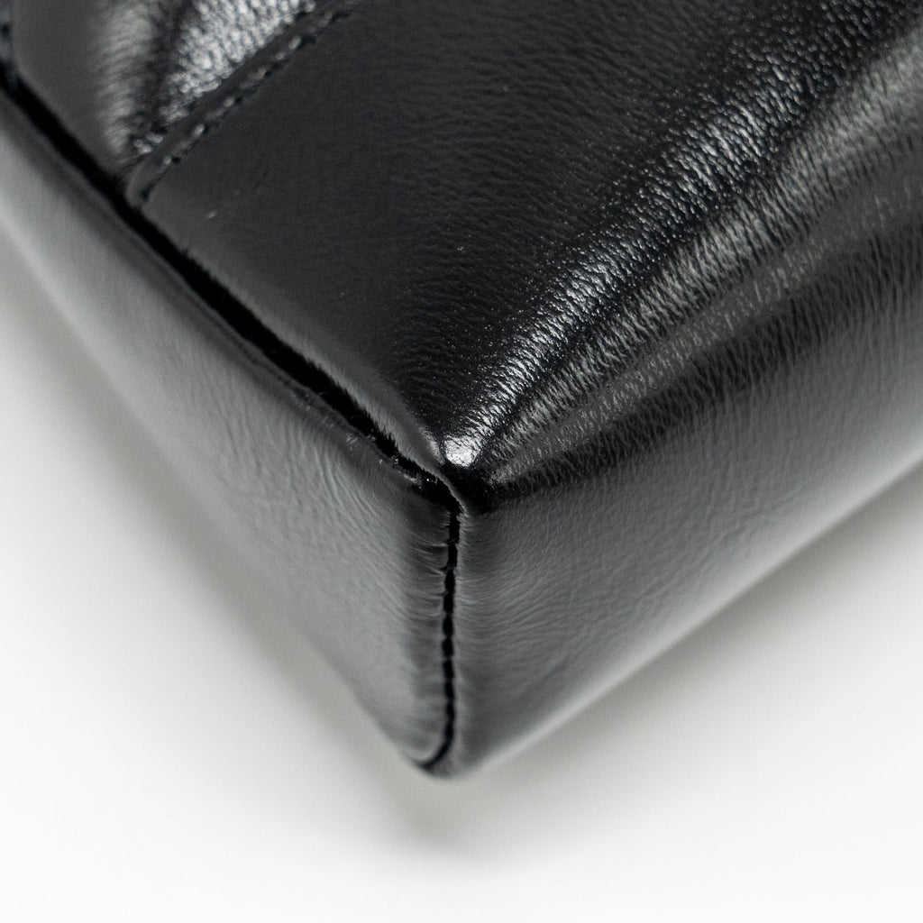 chanel-mini-31-clutch-with-chain-shiny-lambskin-black-lghw-microchip-copy-1