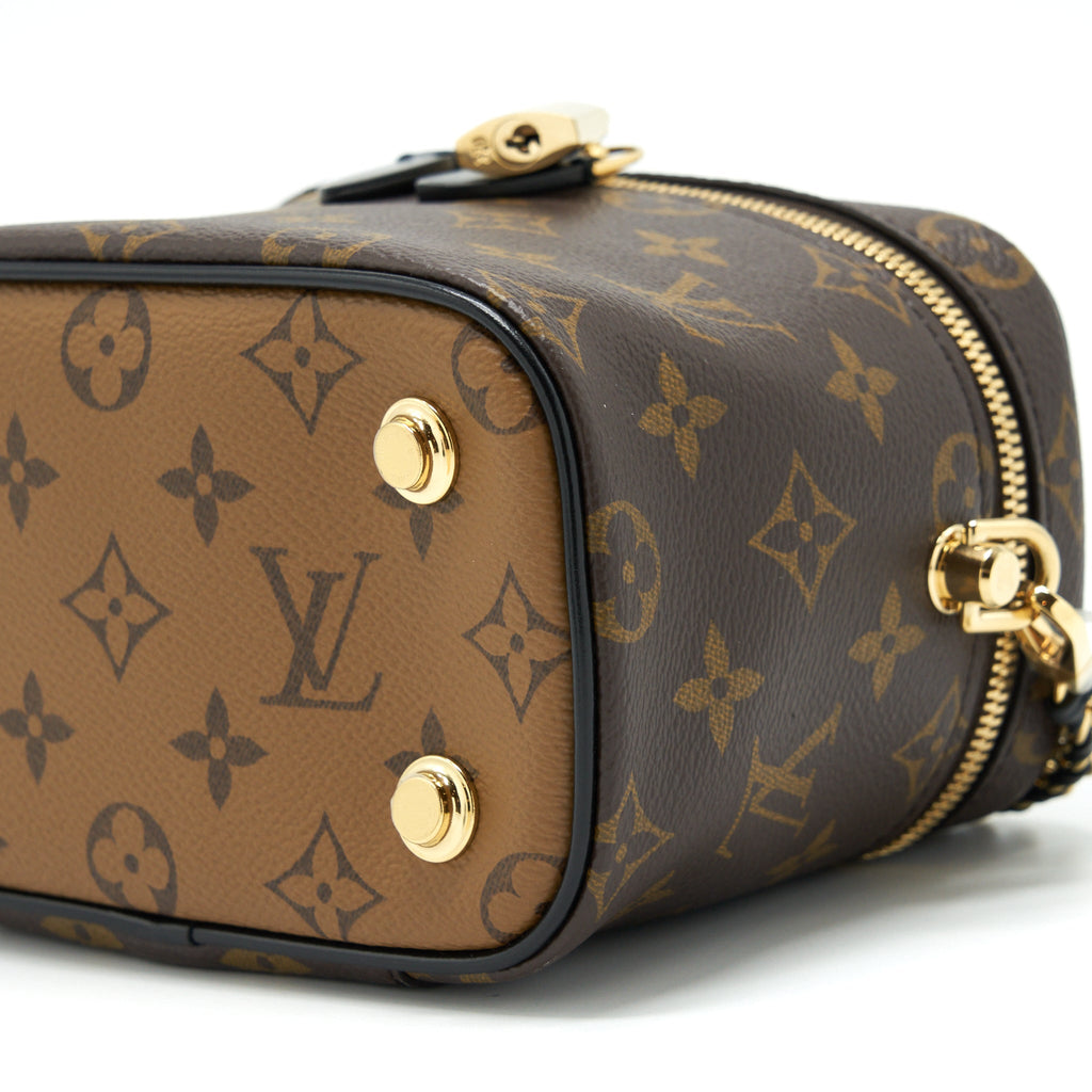 louis-vuitton-vanity-pm-monogram-canvas-year-2021-with-an-extra-twilly