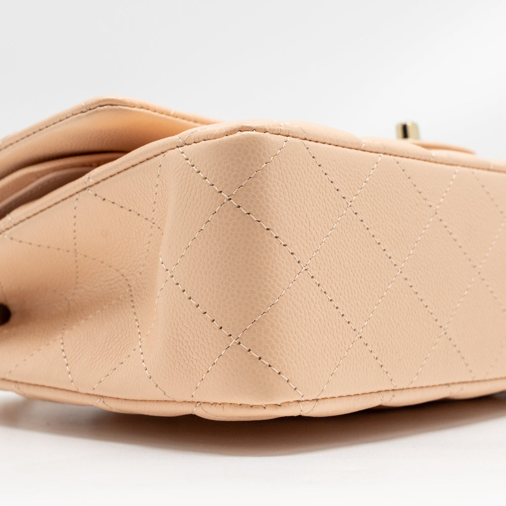 chanel-medium-classic-double-flap-bag-caviar-nn269-beige-lghwmicrochip