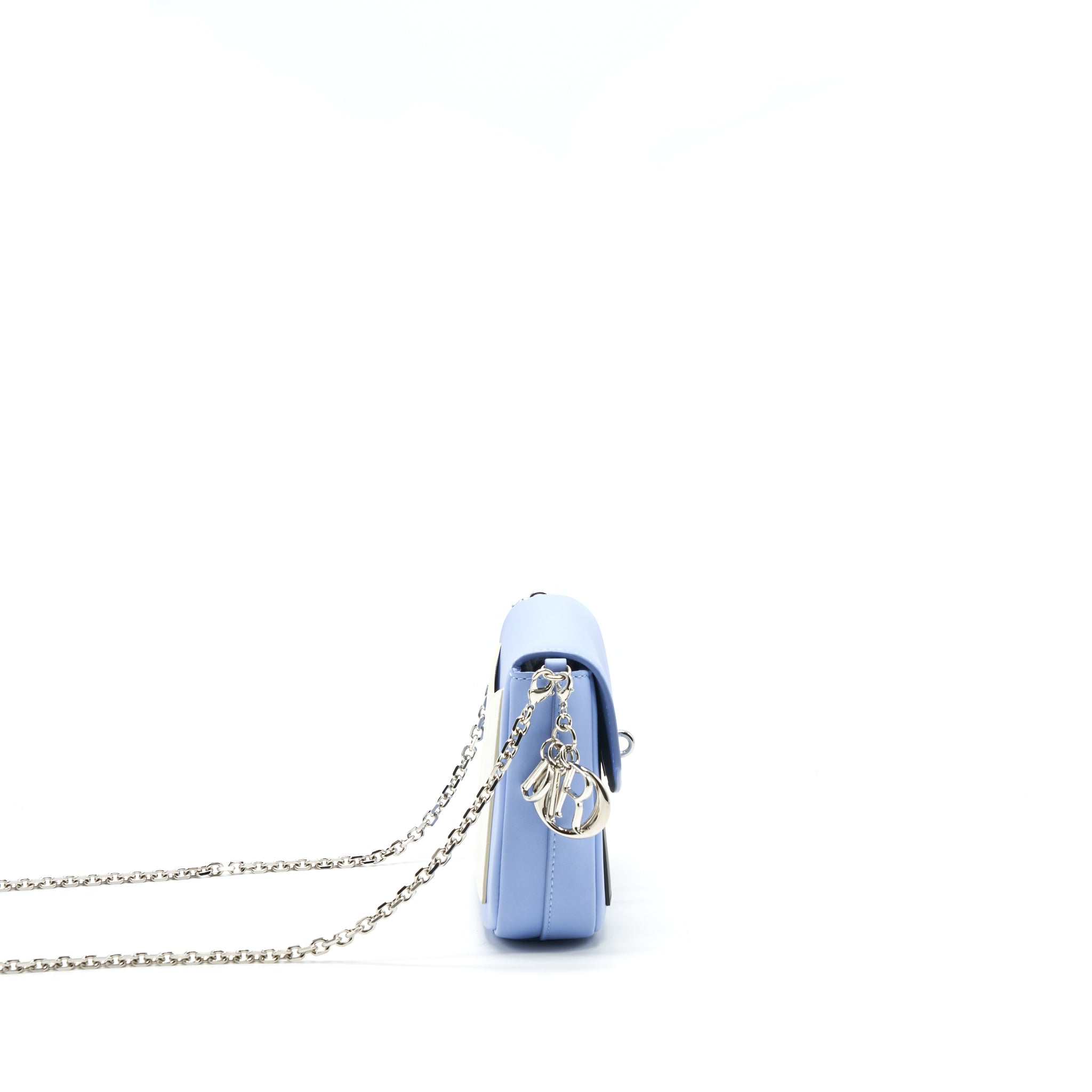 dior-evening-wallet-on-chain-light-blue-black-whitec