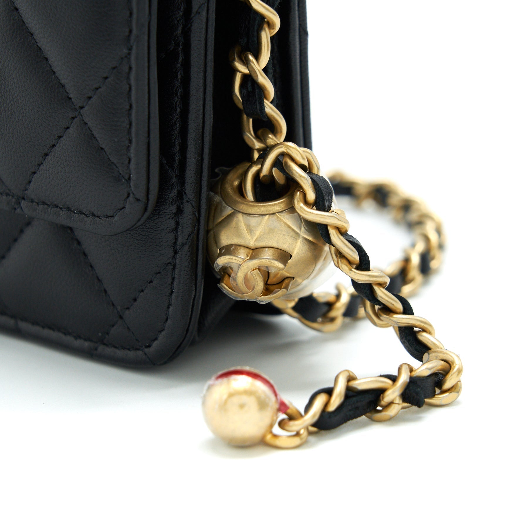 chanel-pearl-crush-wallet-on-chain-lambskin-black-ghw-1