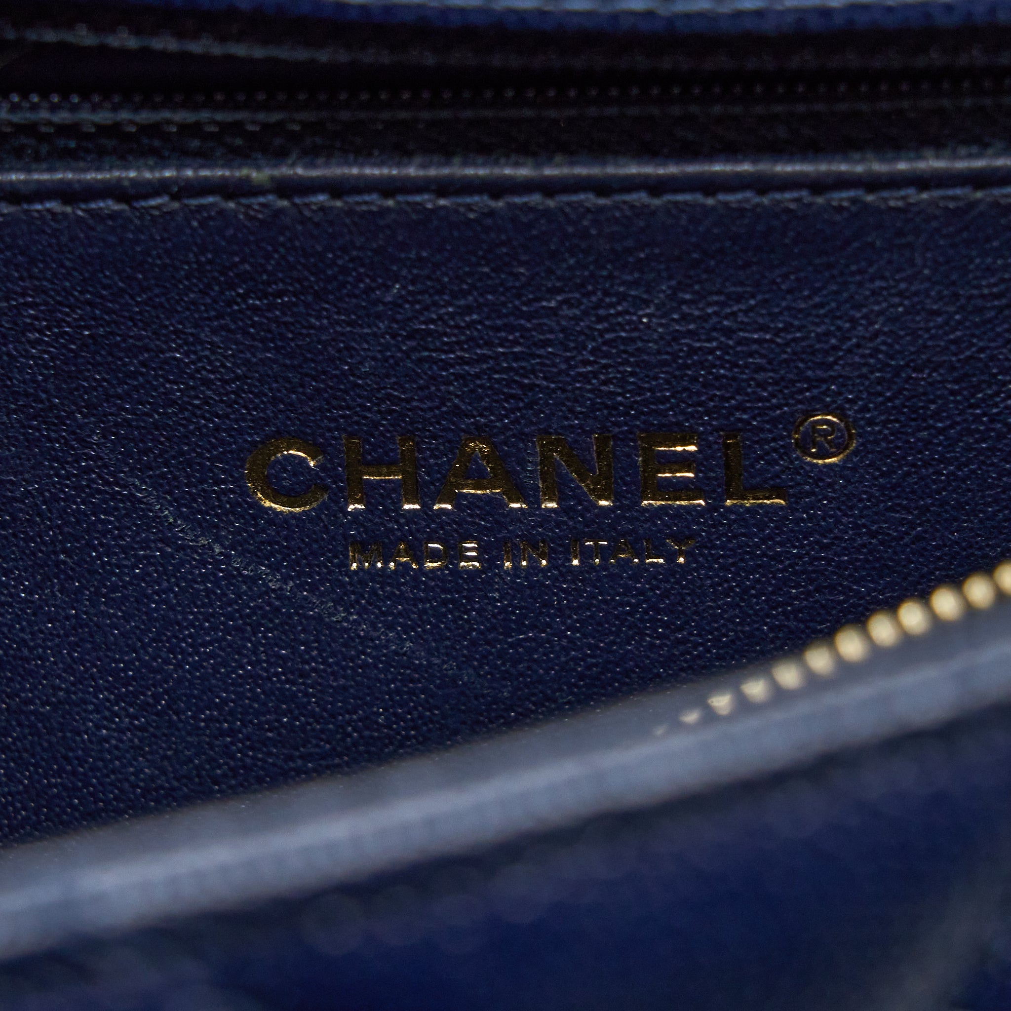 chanel-medium-chevron-coco-handle-bag-caviar-with-lizard-handle-navy-brushed-ghw