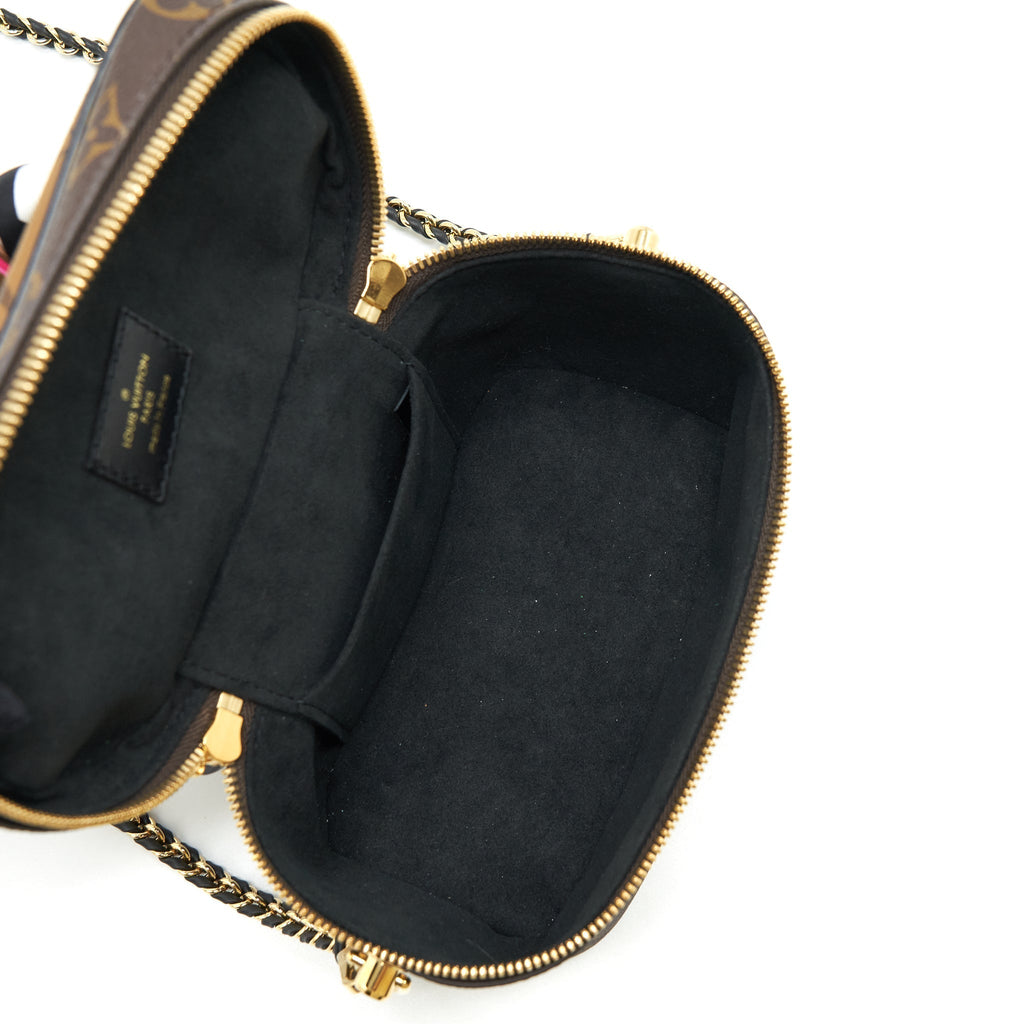 louis-vuitton-vanity-pm-monogram-canvas-year-2021-with-an-extra-twilly