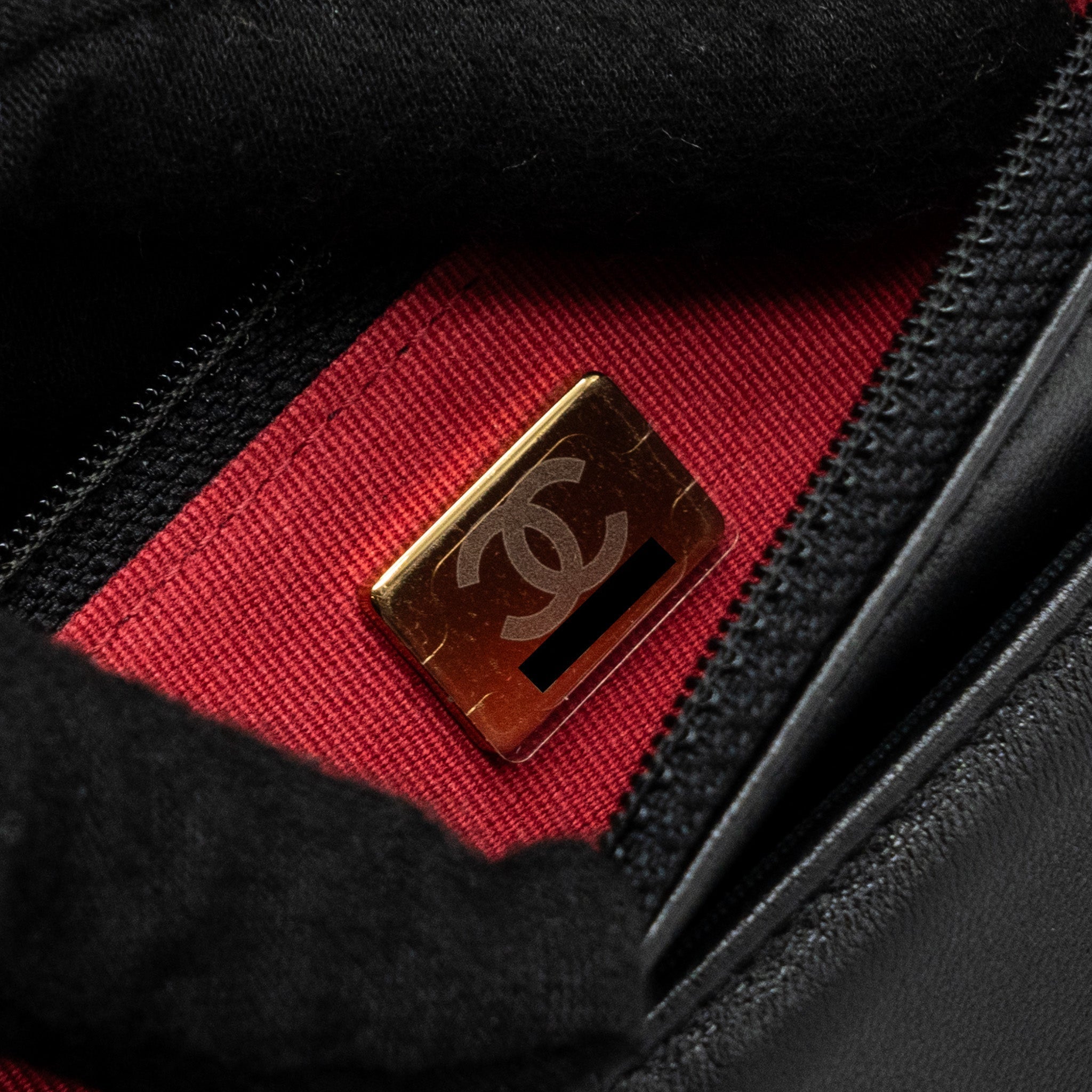 chanel-19-wallet-on-chain-lambskin-multicolour-hardware-microchip