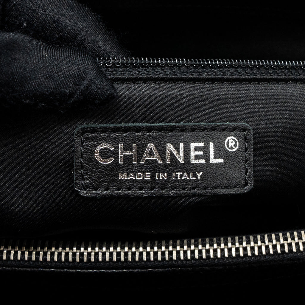 chanel-grand-shopping-tote-caviar-black-shw-1