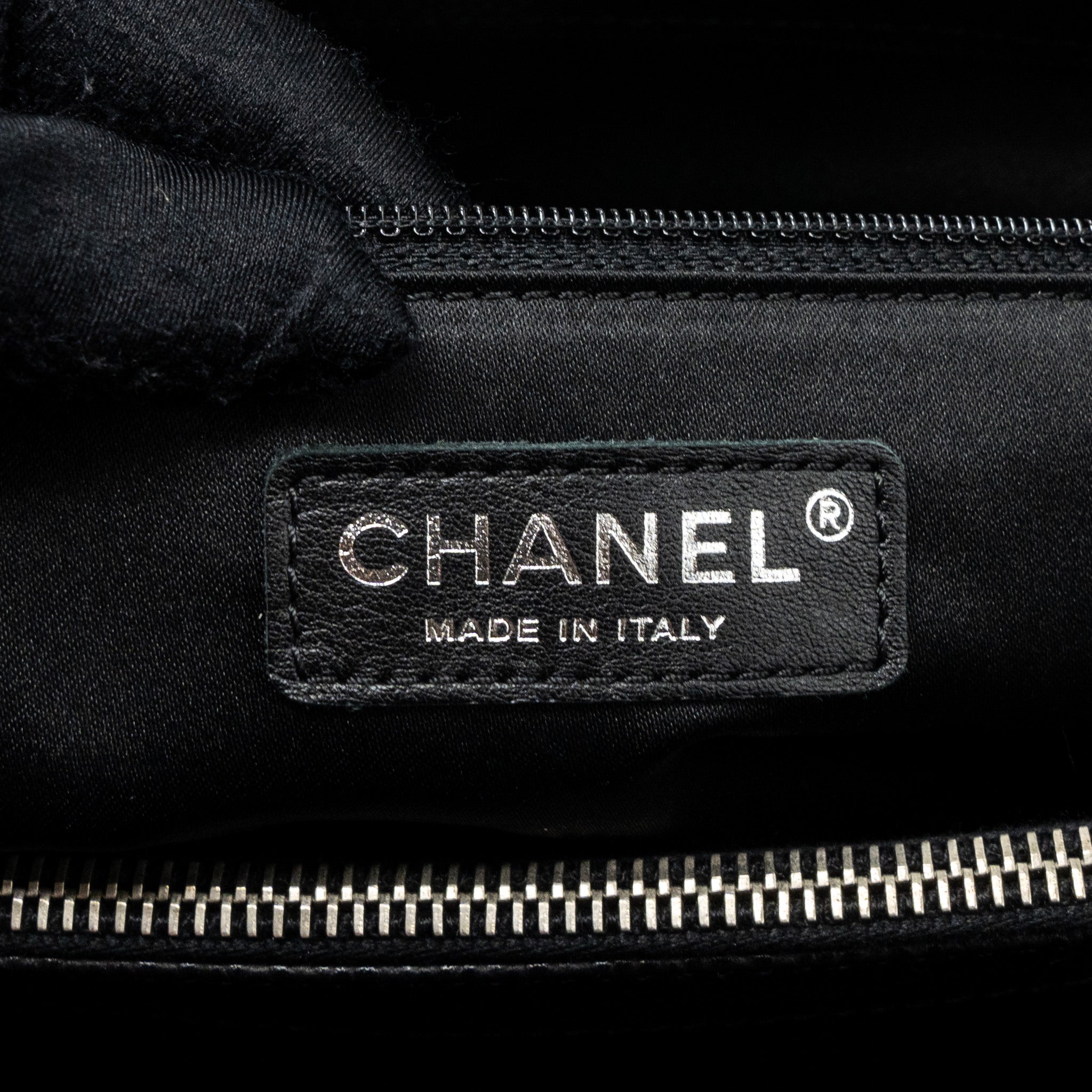 chanel-grand-shopping-tote-caviar-black-shw-1