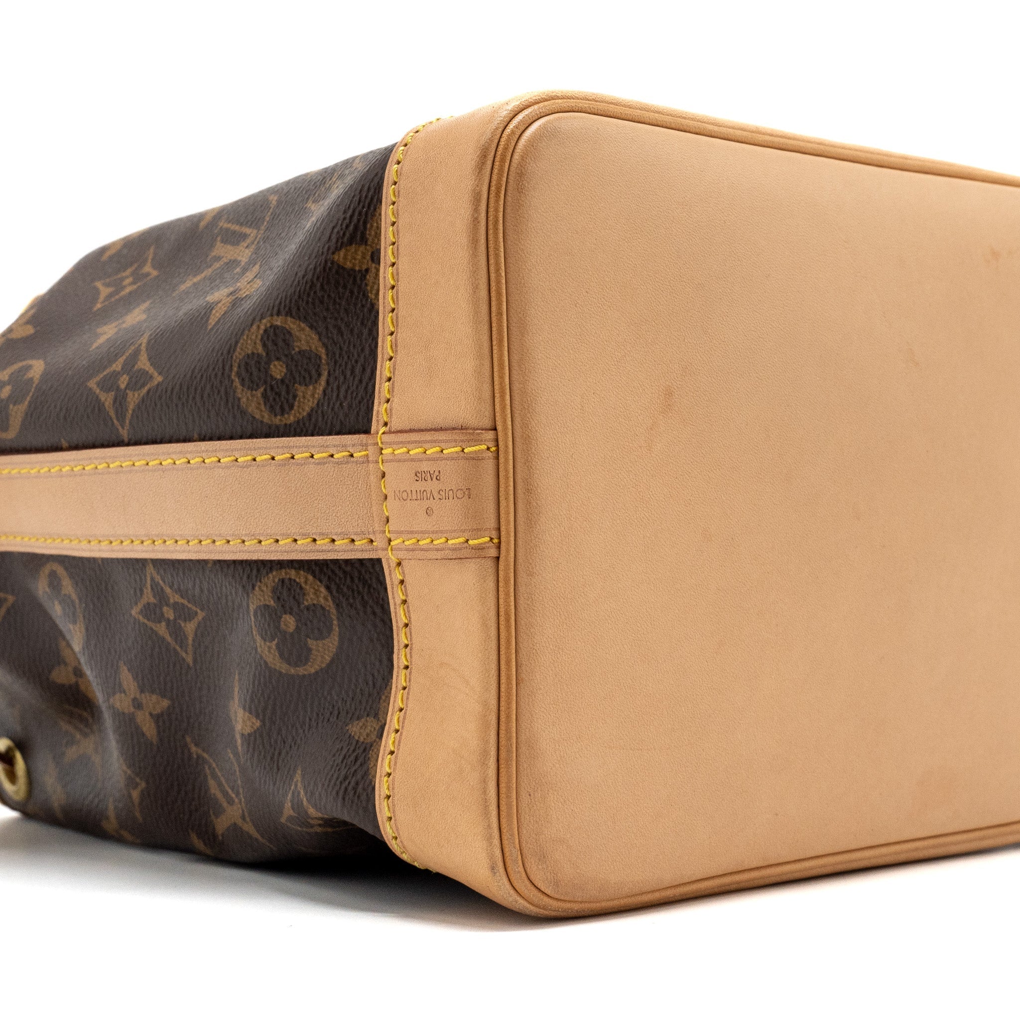 louis-vuitton-petit-noe-bb-monogram-canvas-ghw