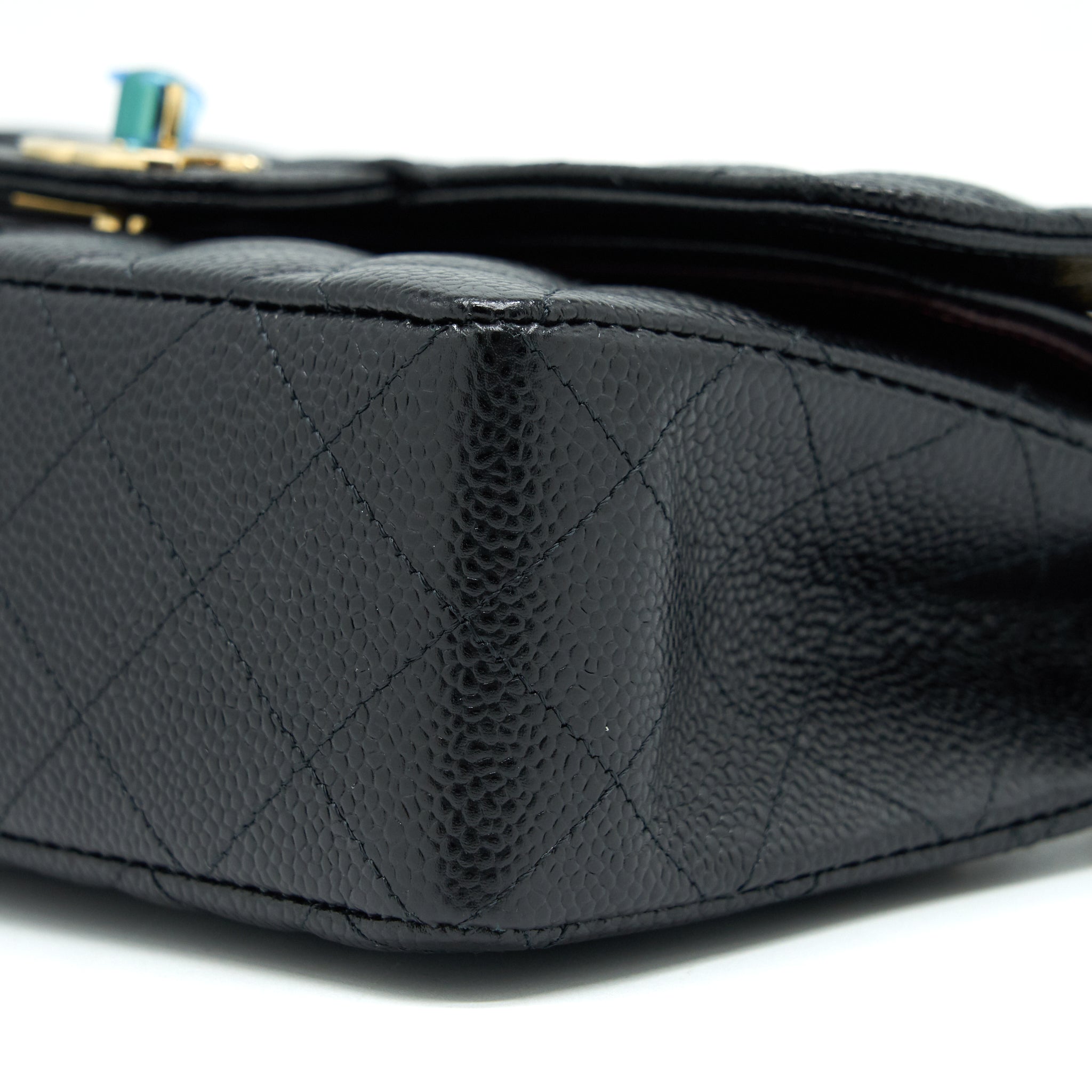 chanel-small-classic-double-flap-caviar-black-ghw-microchip