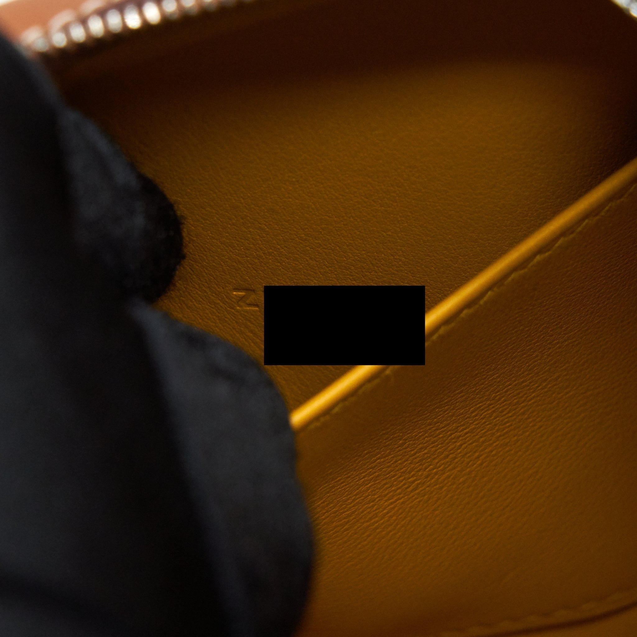 hermes-mini-lindy-swift-leather-gold-jaune-ambre-with-shw