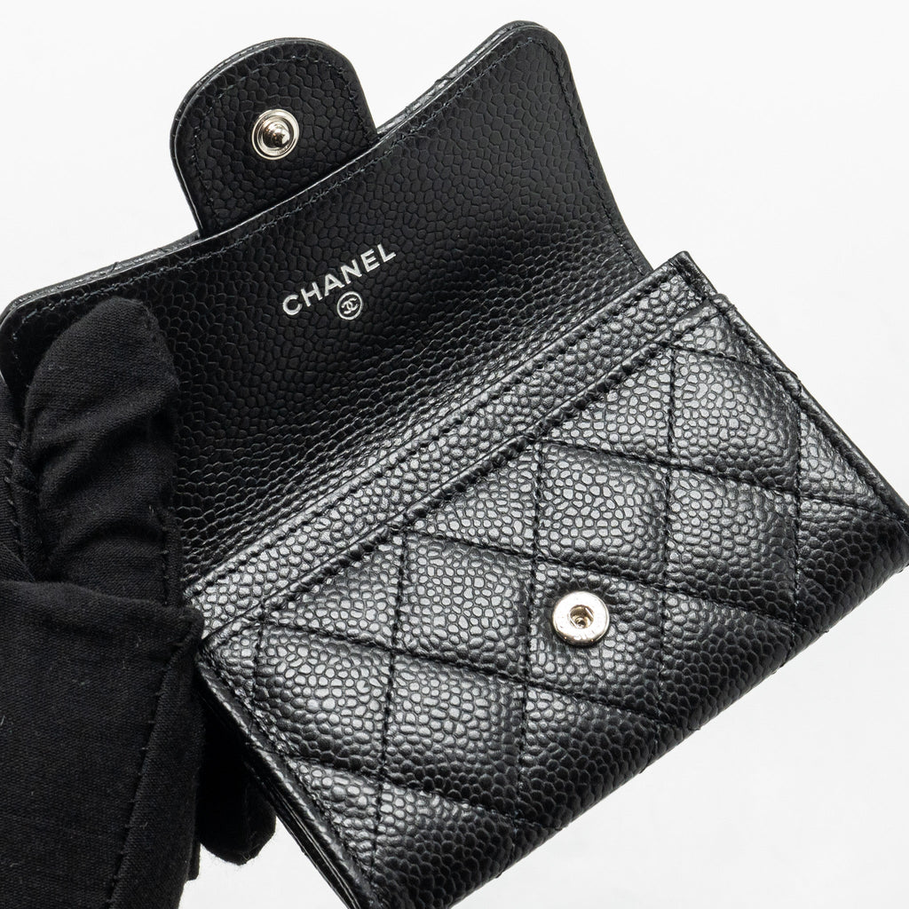 chanel-classic-flap-card-holder-caviar-black-shw-microchip-4