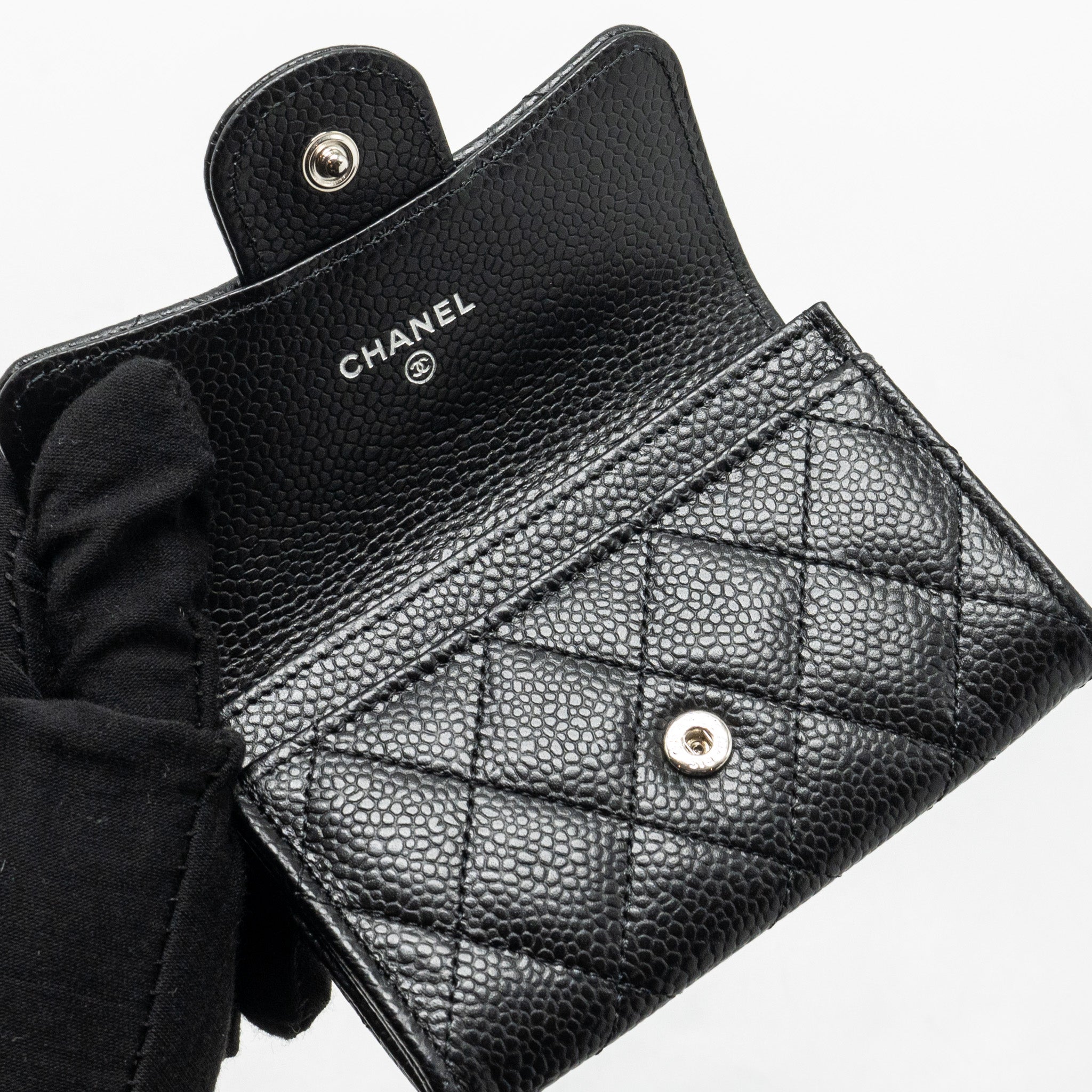 chanel-classic-flap-card-holder-caviar-black-shw-microchip-4