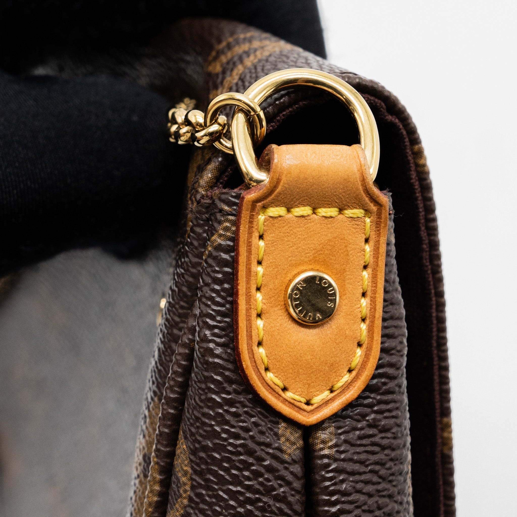 louis-vuitton-favourite-pm-bag-monogram-canvas-ghw-1
