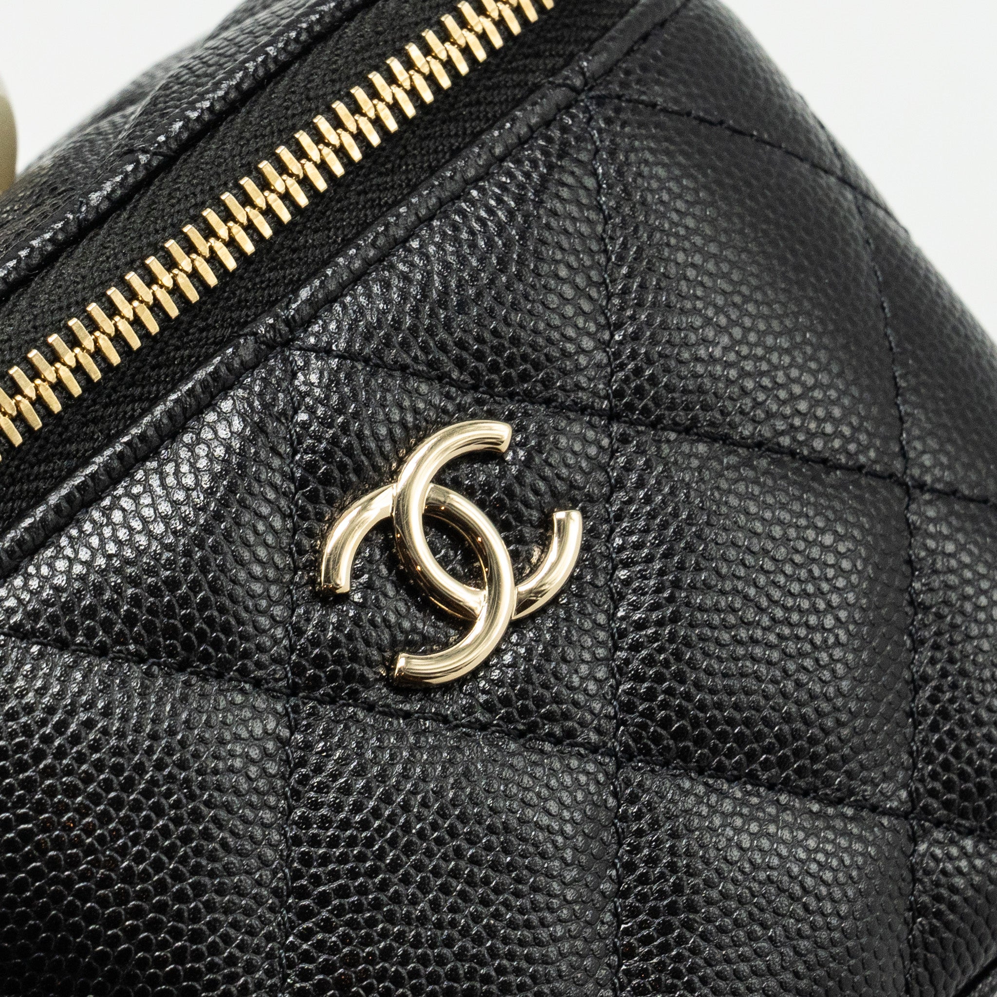 chanel-small-vanity-clutch-with-chain-cc-pearl-caviar-black-lghw-1
