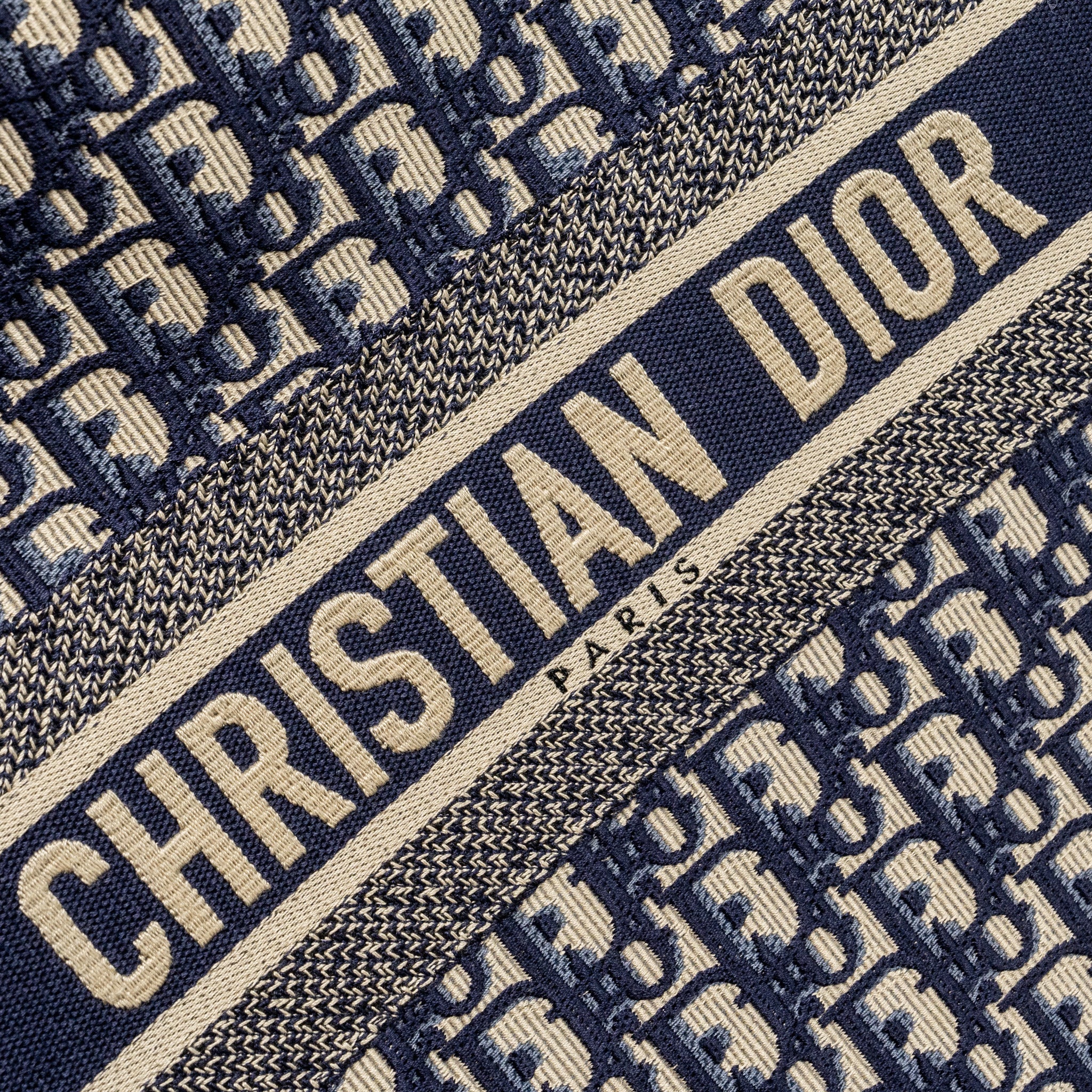 dior-large-book-tote-blue-dior-oblique-embroidery-1
