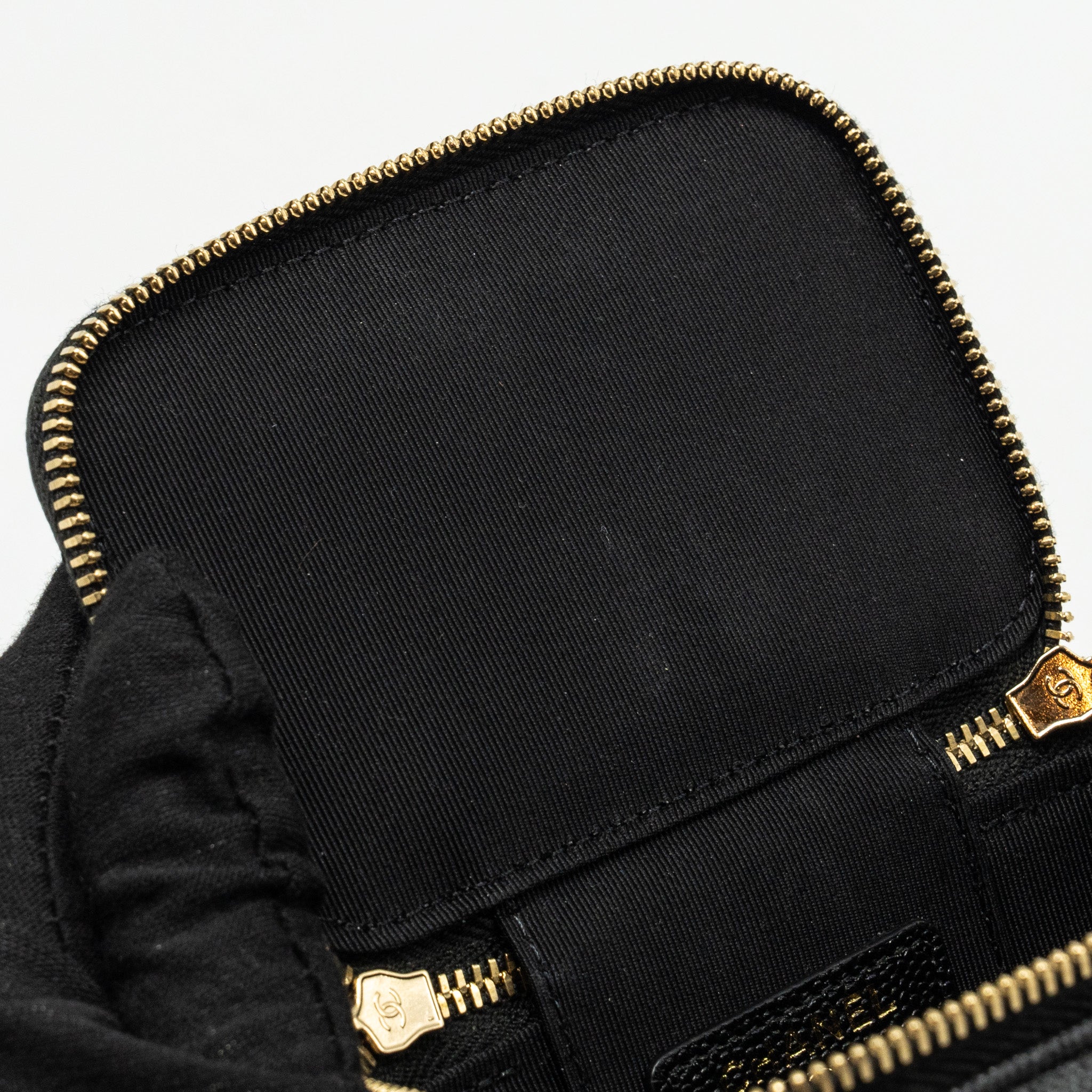 chanel-small-vanity-clutch-with-chain-cc-pearl-caviar-black-lghw-1