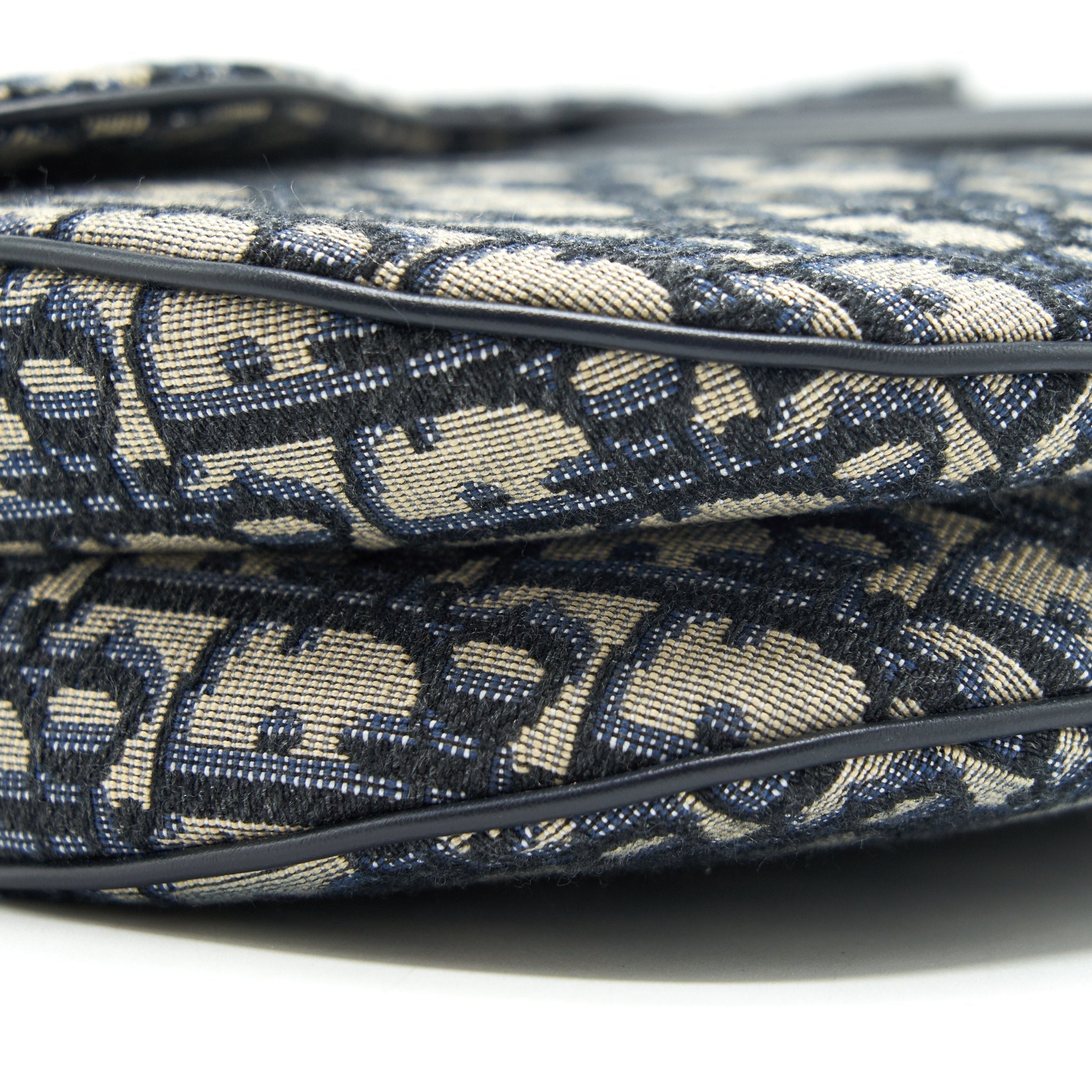 dior-oblique-medium-saddle-bag-ghw