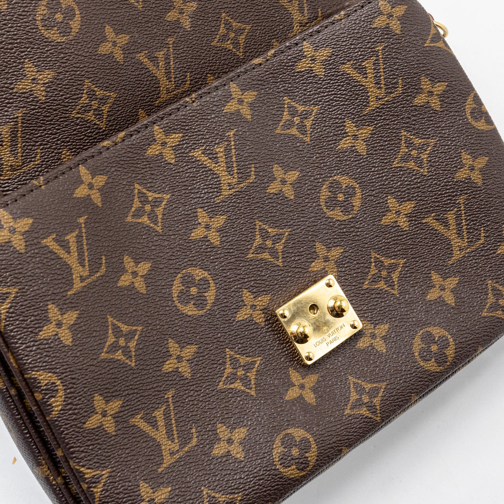 louis-vuitton-pochette-metis-monogram-canvas-ghw-25